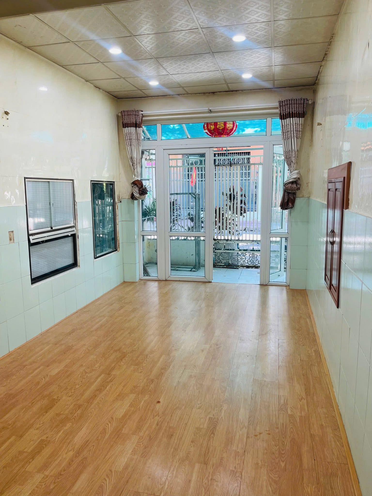 BÁN NHÀ TTTP KHU BÀN CỜ MẶT TIỀN KINH DOANH ĐƯỜNG ÂU CƠ 3