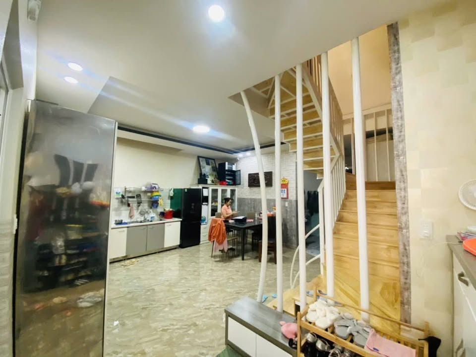 Bán nhà SRXD đường Thi Sách Phường 6 Đà Lạt giá 4 tỷ trung tâm đà lạt 2