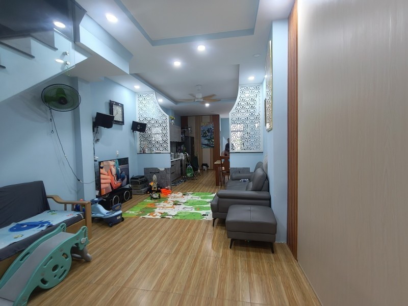 Bán nhà mặt phố đường Số 10, Phước Bình, Thủ Đức, TP HCM. DT 124m2, 2 tầng, 3PN, 3WC, giá 10,69 2