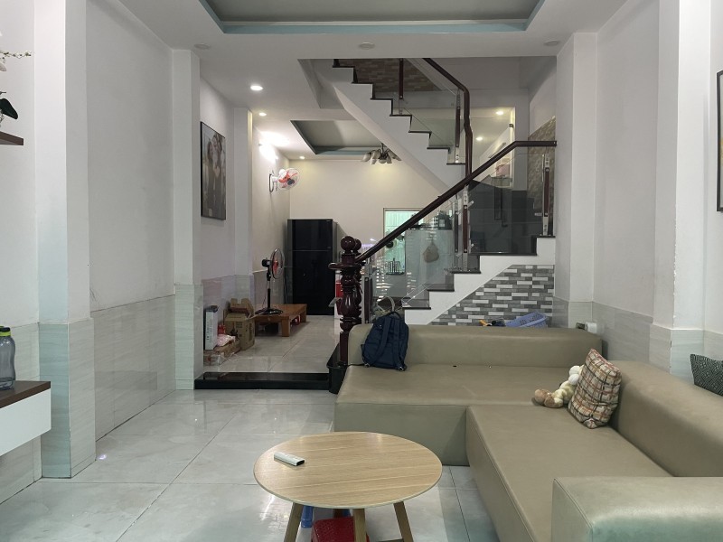 Bán nhà 3 tầng Quốc Lộ 13,, Hiệp Bình Phước, Thủ Đức. DT 60 m2, 4PN, 3WC, giá 7,4 tỷ, sổ hồng đầy