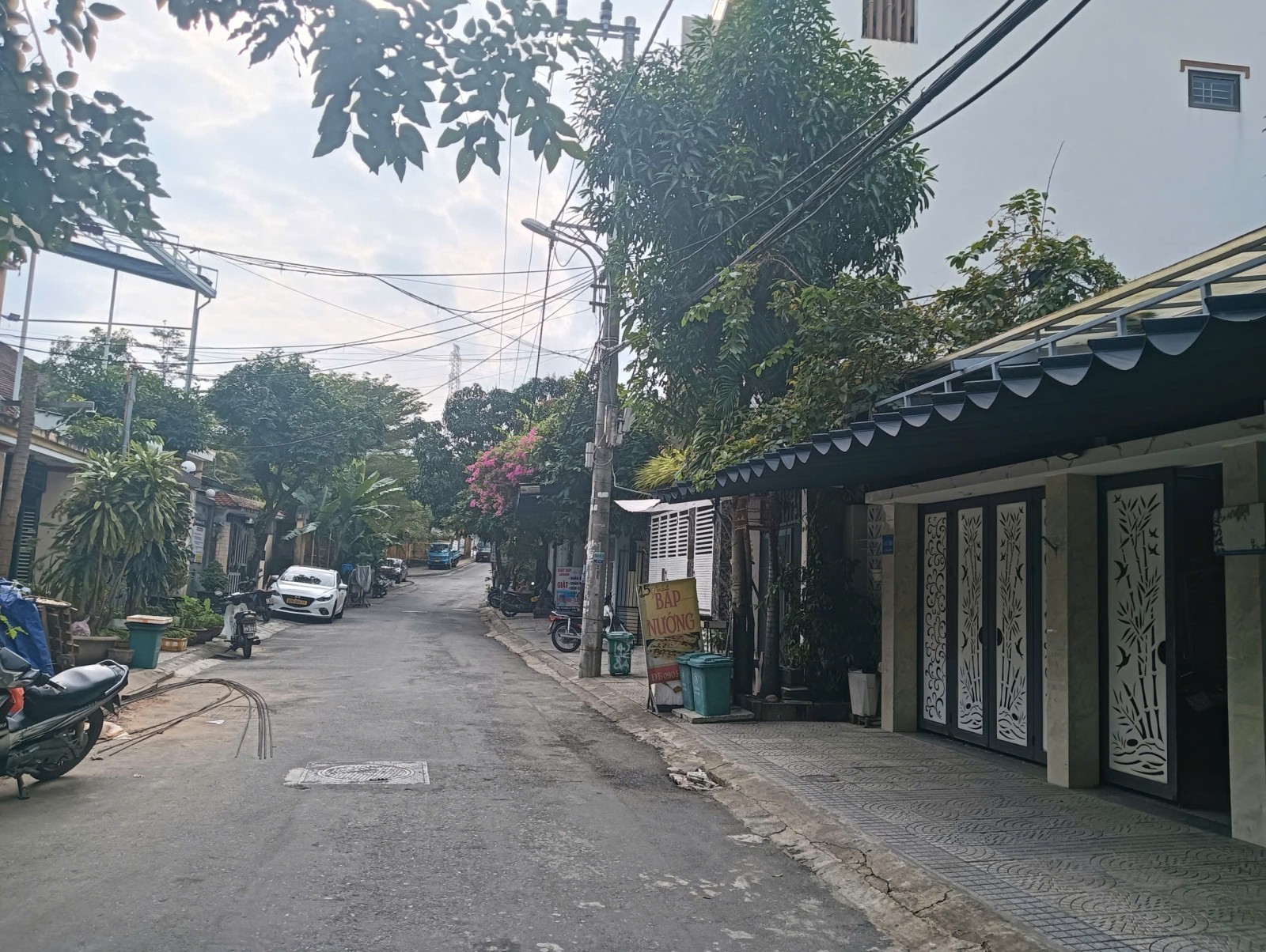 Bán nhà Lê Văn Hiến 325m² ngang 9,8m, 2 tầng + 12 phòng trọ, giá 23.2 tỷ