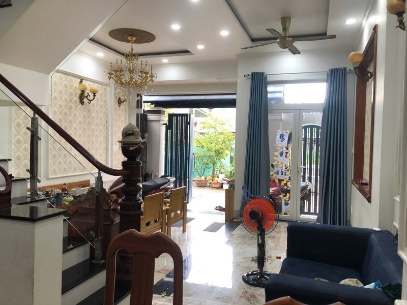 Bán nhà 4 tầng trong ngõ Làng Tăng Phú, Q.9, Thủ Đức, TP HCM. DT 61m2, giá 7,99  tỷ, sổ hồng, 4PN, 2