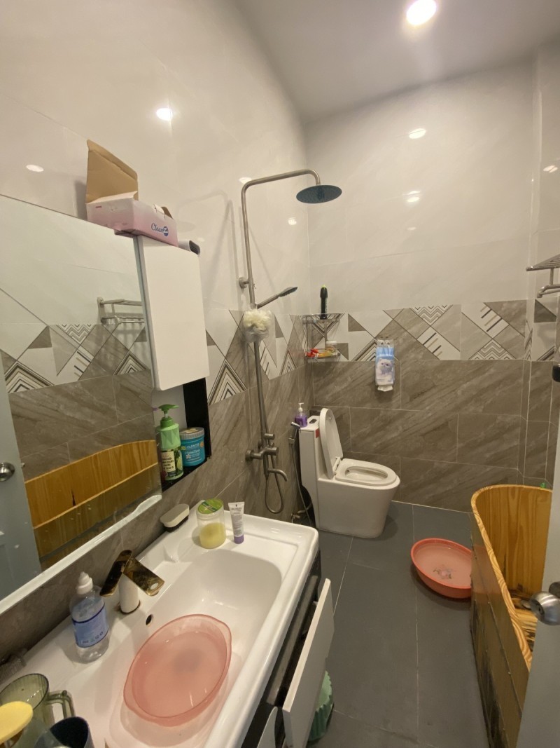 Bán nhà đường Man Thiện, Phường Tăng Nhơn Phú A, Thủ Đức, TP HCM. DT 70m2, 3 tầng. Giá  7.85  tỷ. 5