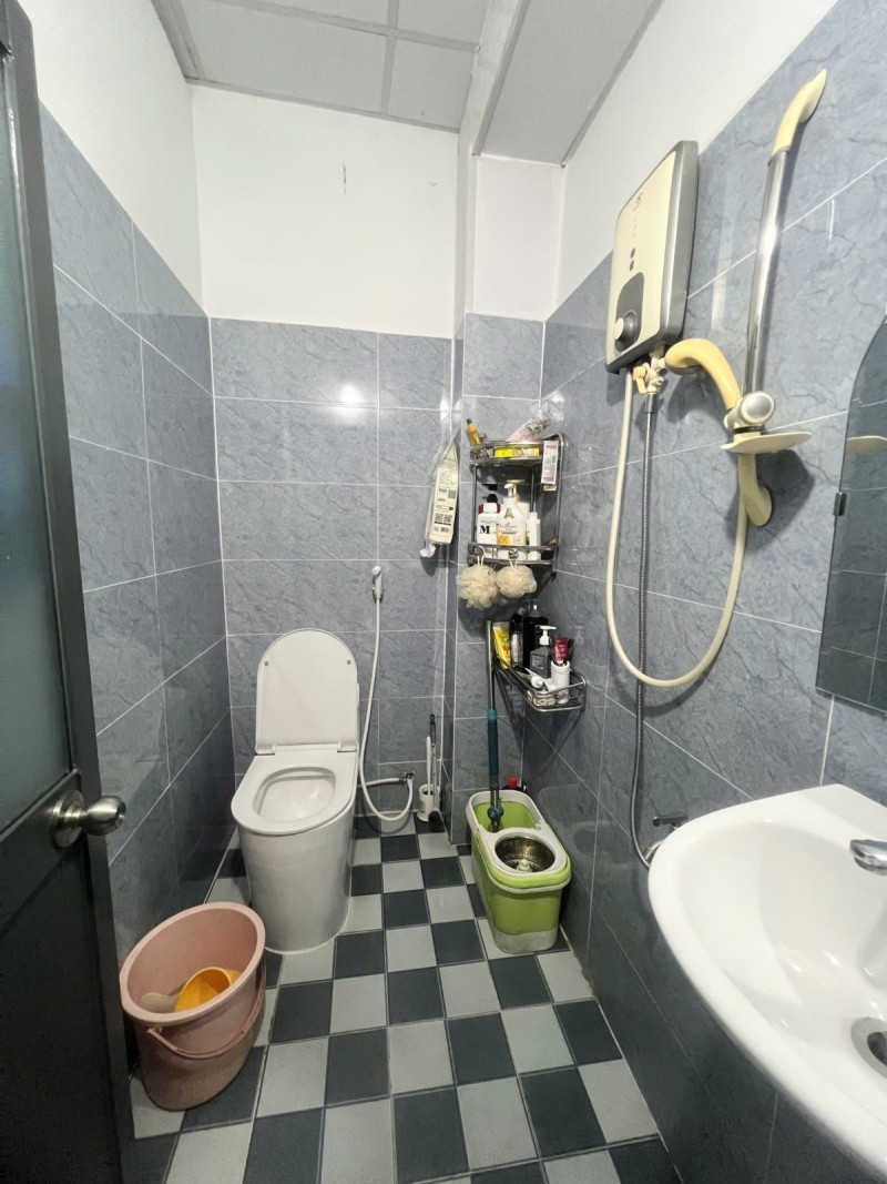 Bán nhà 2 tầng đường Số 16, Hiệp Bình Chánh, Thủ Đức, TP HCM, DT 72m2. Giá 5.9 tỷ, sổ hồng. Liên 5