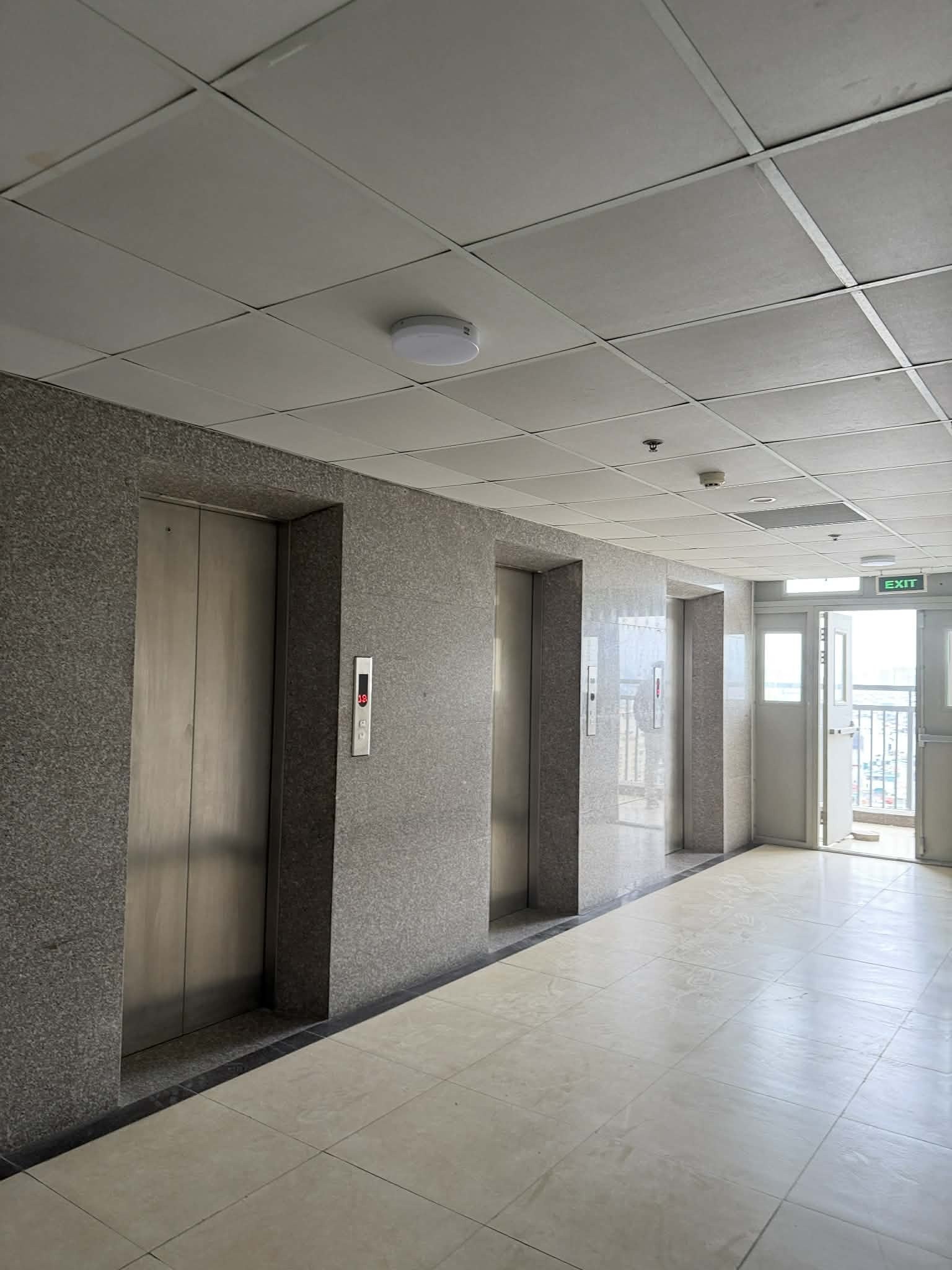 26.01.26.1 Bán căn hộ 3 ngủ 2 WC tại Lạc Long Quân, ngắm pháo hoa Hồ Tây, căn góc 2 mặt thoáng, 3