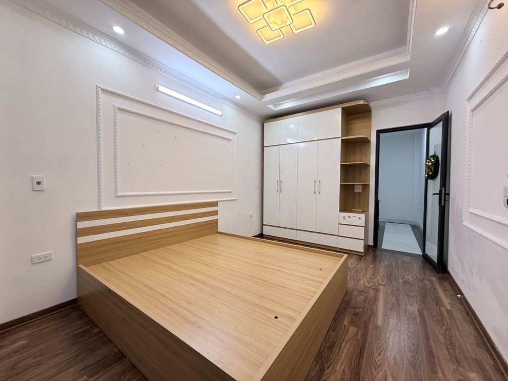 Bán gấp nhà Hòa Bình- Minh Khai 32m2-5 tầng-ngõ Thông-Mới –Ở Ngay-Nhỉnh 6 tỷ 2