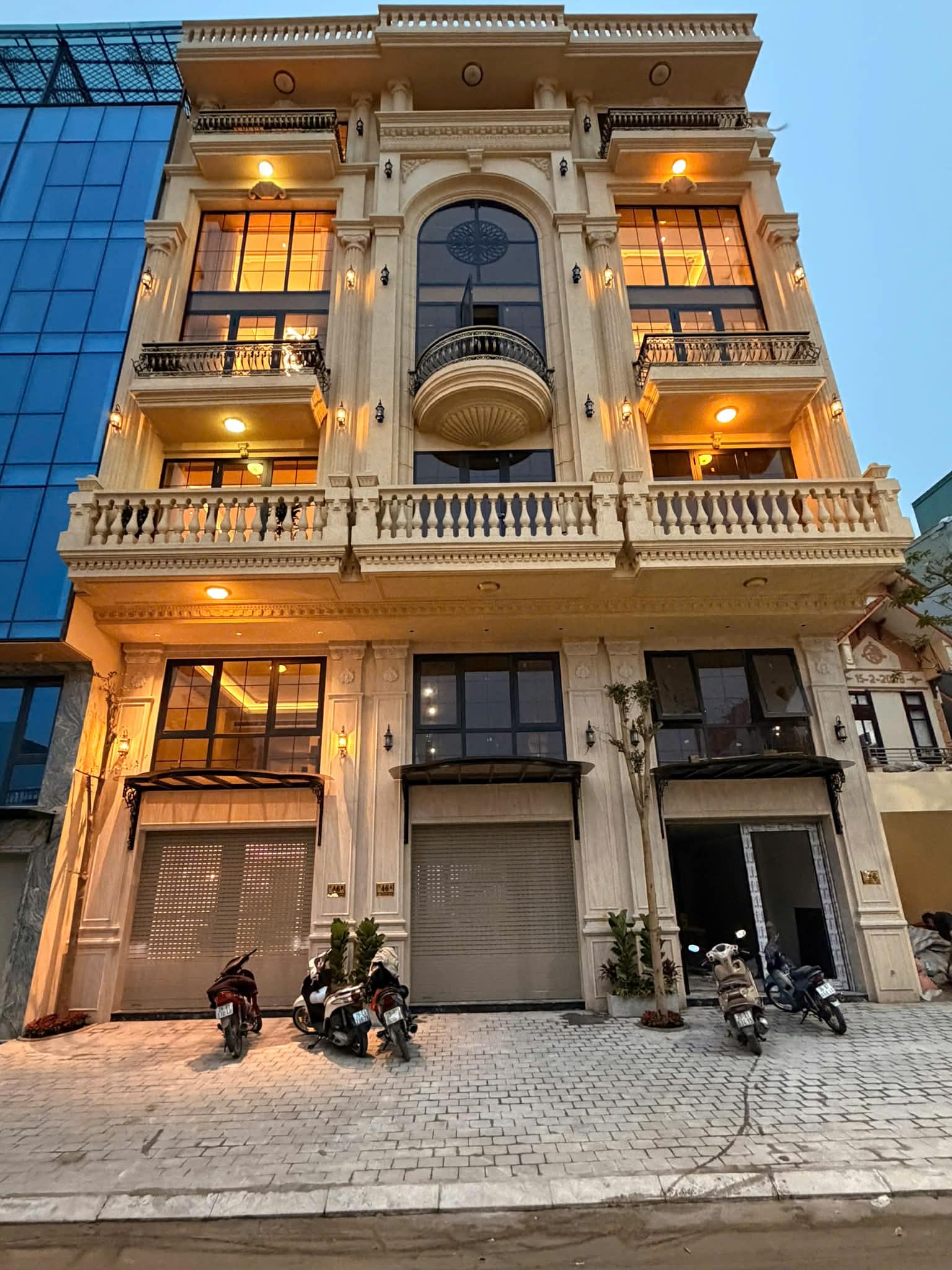 Siêu phẩm mặt phố Long Biên, 7 thang máy, kinh doanh, gần cầu Trần Hưng Đạo 2