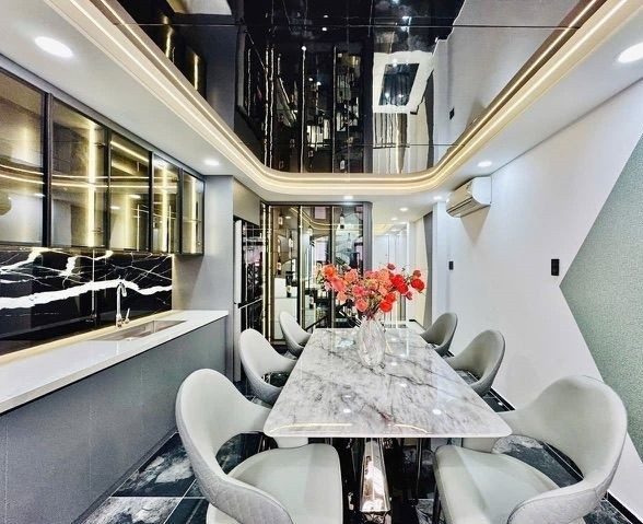 4 tầng 42m2 có 6 tỏi x Lê Hoàng Phái Phường 17 Gò Vấp TP. Hồ Chí Minh. 5