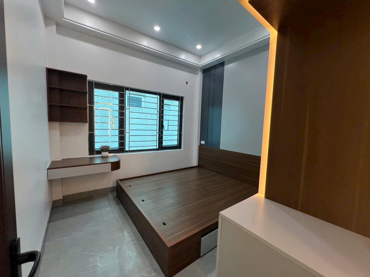 Bán nhà 3 tầng ngõ phố Nguyễn Đình Chiểu, ph Ngọc Châu, TP HD, 40.5m2, 3 ngủ, gần đường 9