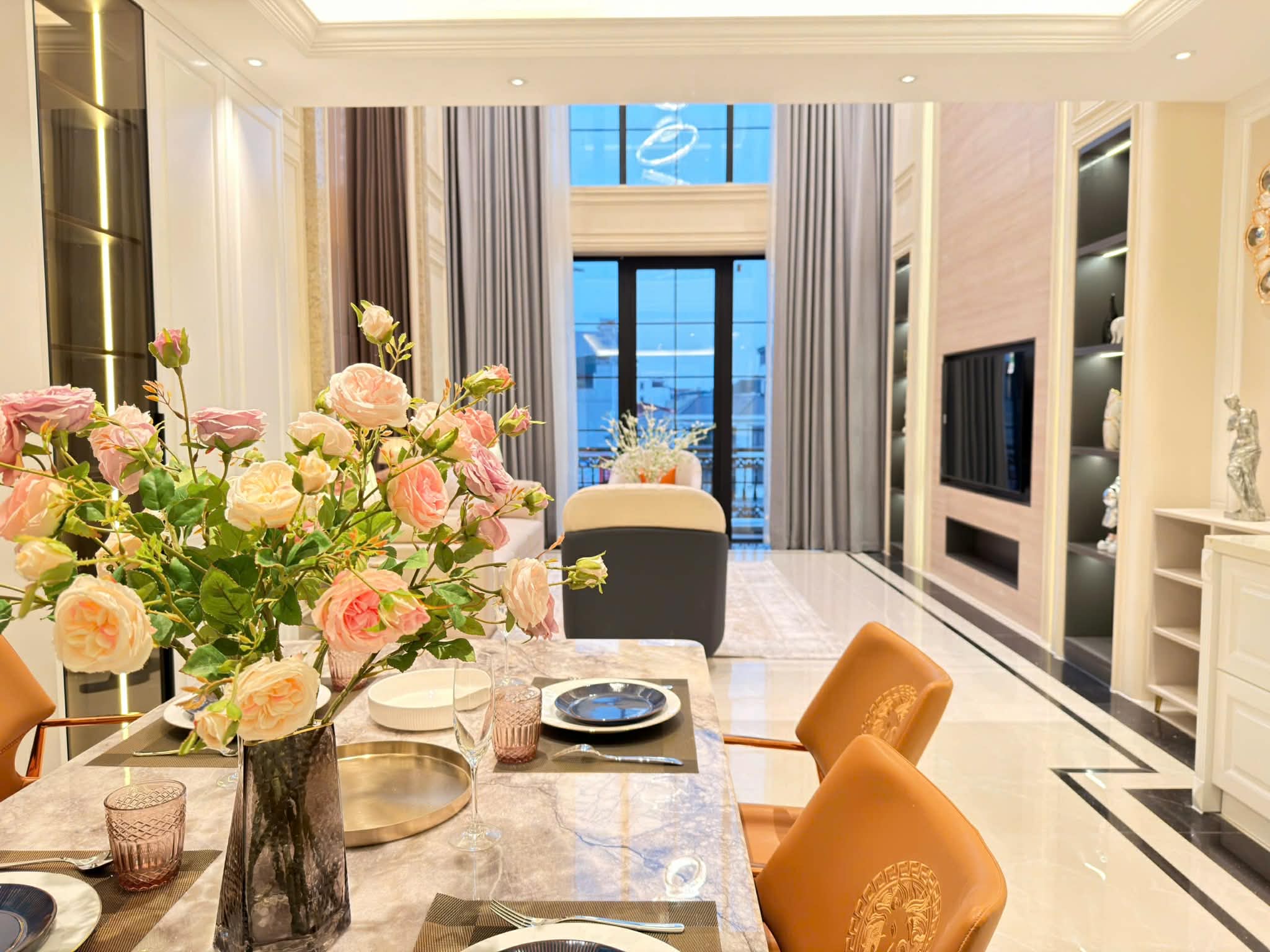 Siêu phẩm mặt phố Long Biên, 7 thang máy, kinh doanh, gần cầu Trần Hưng Đạo 4