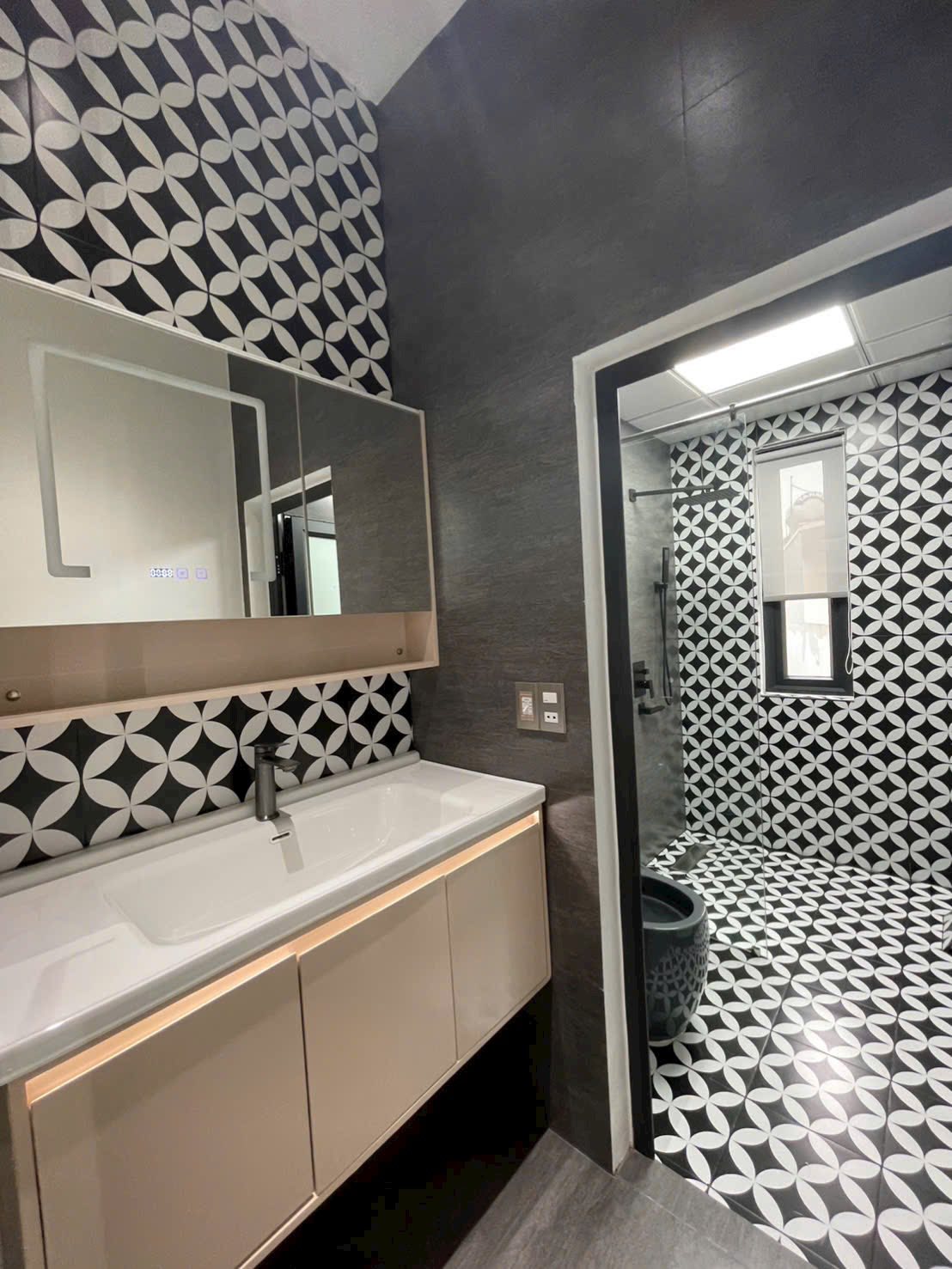 Bán căn 4 tầng mặt phố phường Cẩm Thượng, TP Hải Dương, 52.8m2, mt 11m, 4 ngủ, 4.68 tỷ 8