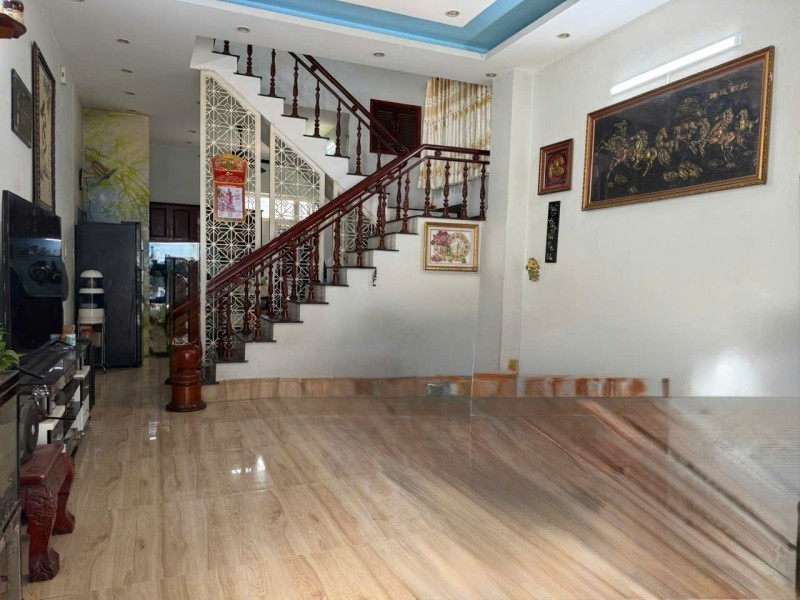 Bán nhà 3 tầng 61m2, đường Số 6, Linh Xuân, Thủ Đức, TP HCM, giá 5,45  tỷ, sổ hồng, thuận tiện