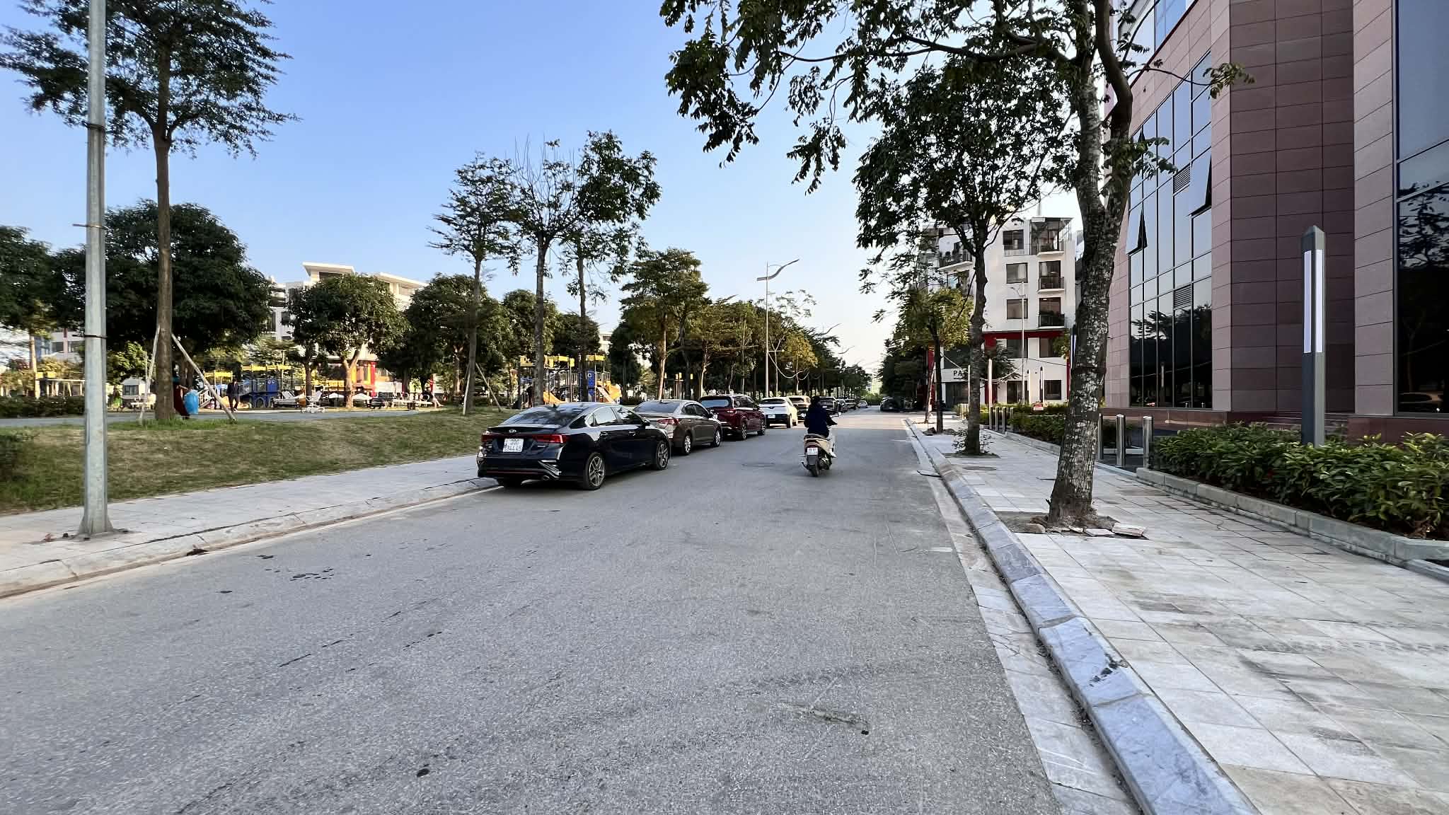 Liển kề Khai Sơn, lô góc, 3 thoáng, khu vực cực sầm uất, phù hợp kinh doanh, cho thuê 3