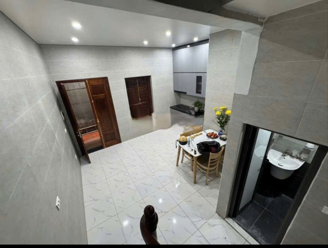 Cho thuê nhà riêng Trần Khát Chân, Hai Bà Trưng 30m x 5T giá 11.5 triệu Ở NHÓM