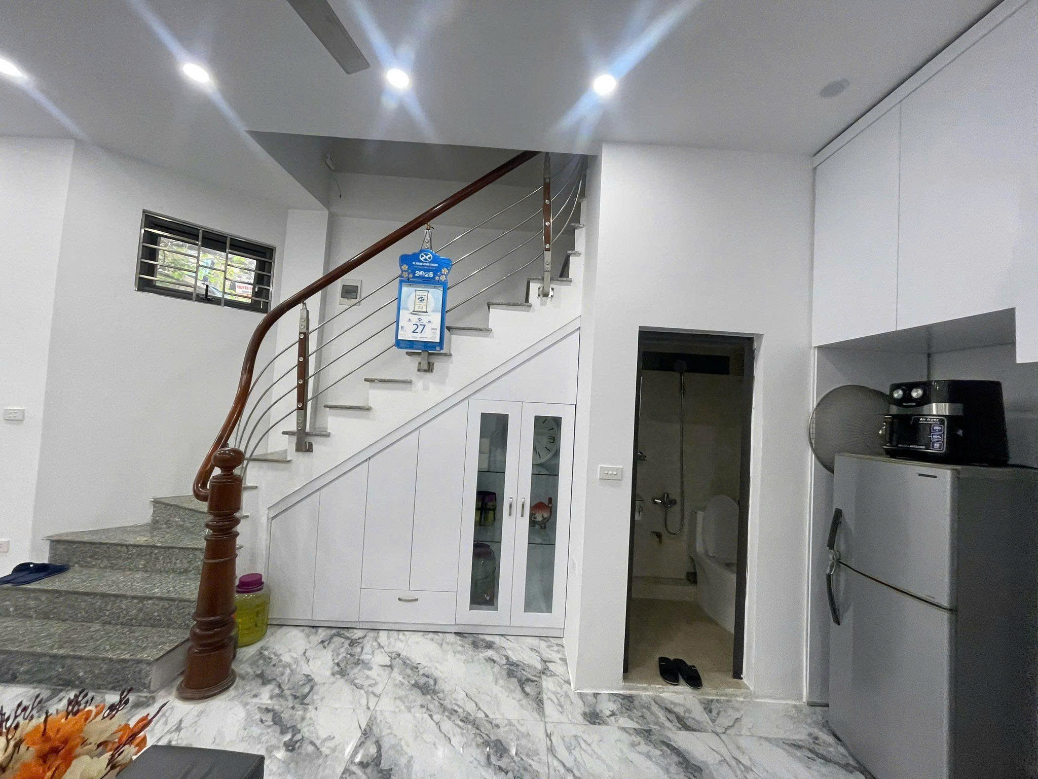 Cho thuê nhà ngõ 624 Minh Khai - Hai Bà Trưng 30mx 4T giá 13tr NHÀ MỚI FULL ĐỒ 5