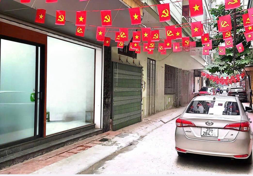 Cho thuê nhà Trần Quốc Hoàn, Cầu Giấy 35m x 5T giá 15 triệu Ô TÔ TRÁNH, DỪNG ĐỖ 2