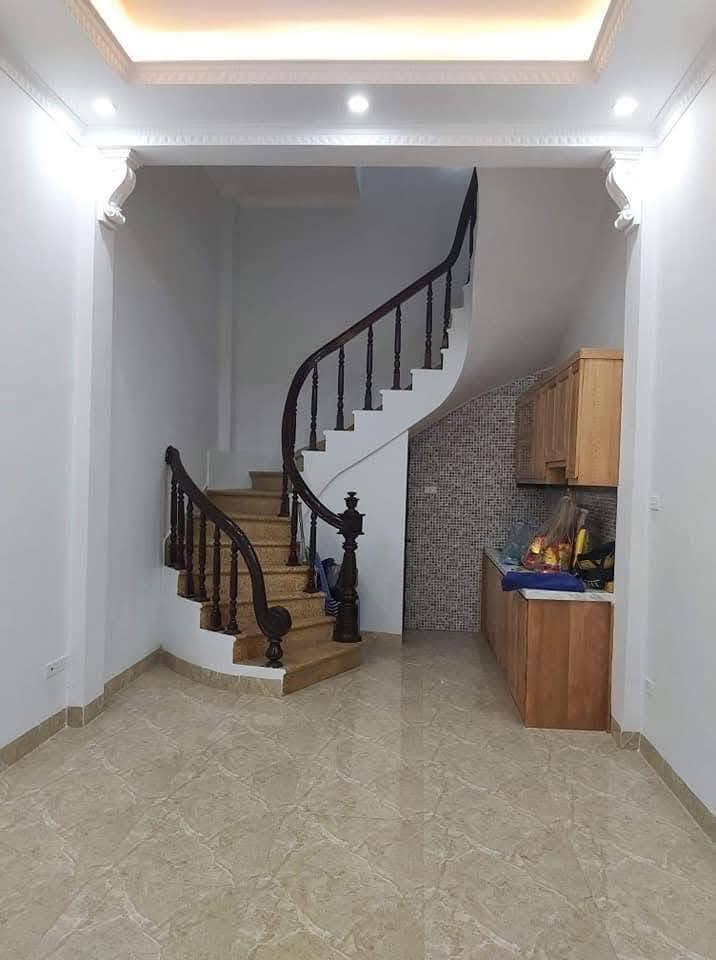 Cho thuê nhà nguyên căn ngõ 79 đường Cầu Giấy 36m x 5T - 4PN4VS giá 13 triệu 2