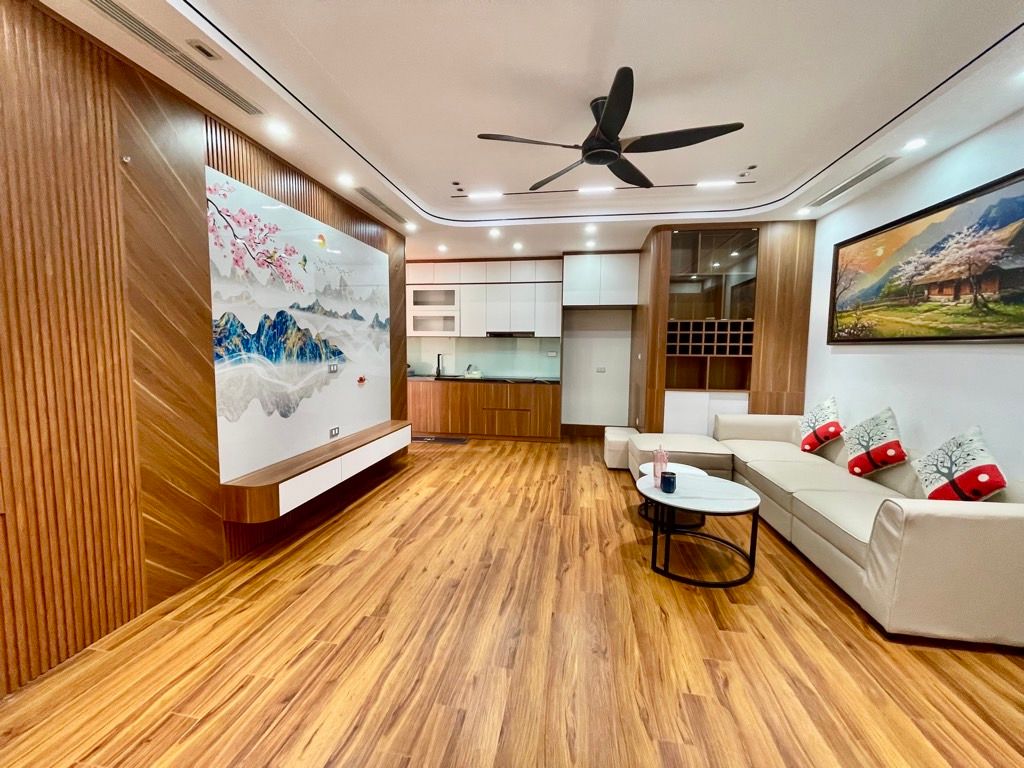 Chỉ nhỉnh 7 tỷ sở hữu ngay căn hộ 79m2, 3 ngủ 2WC, nội thất siêu đẹp chung cư mặt phố Trung Kính 2