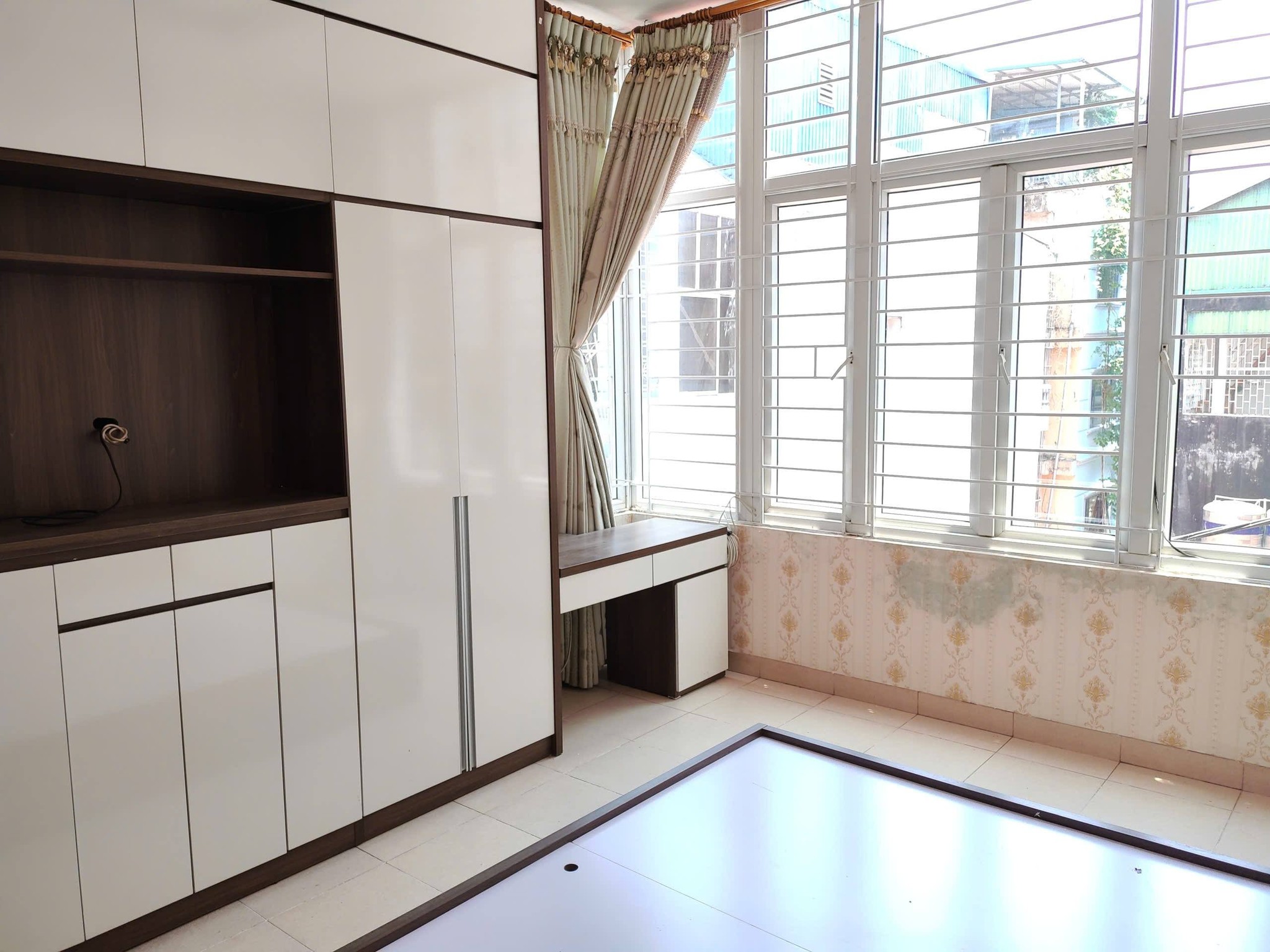 Cho thuê nhà riêng ở NHÓM Nguyễn Khang, Cầu Giấy 35m x 5T giá 14 triệu FULL ĐỒ 3