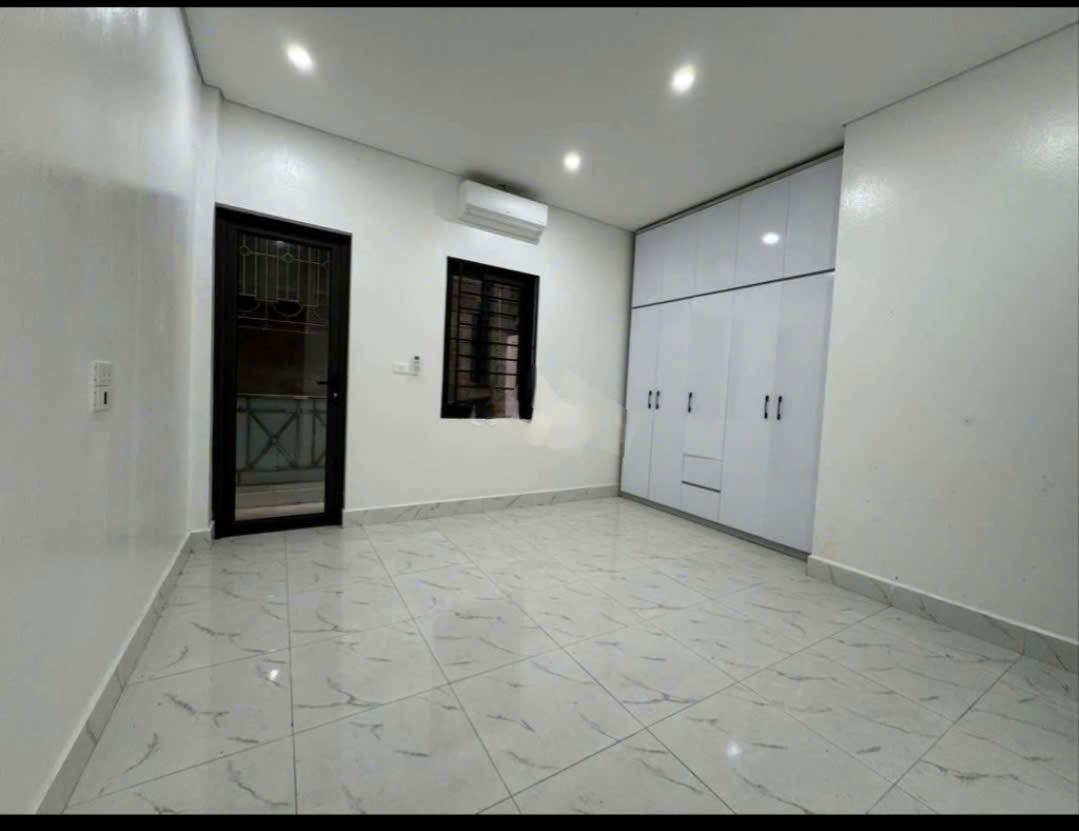 Cho thuê nhà riêng Trần Khát Chân, Hai Bà Trưng 30m x 5T giá 11.5 triệu Ở NHÓM 3