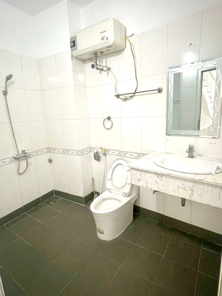 Nhà đẹp ở luôn, Đào Tấn, Ba Đình, Mặt tiền rộng, Gần phố, Ngõ thông, 40m2 chỉ nhỉnh 7 tỷ 4