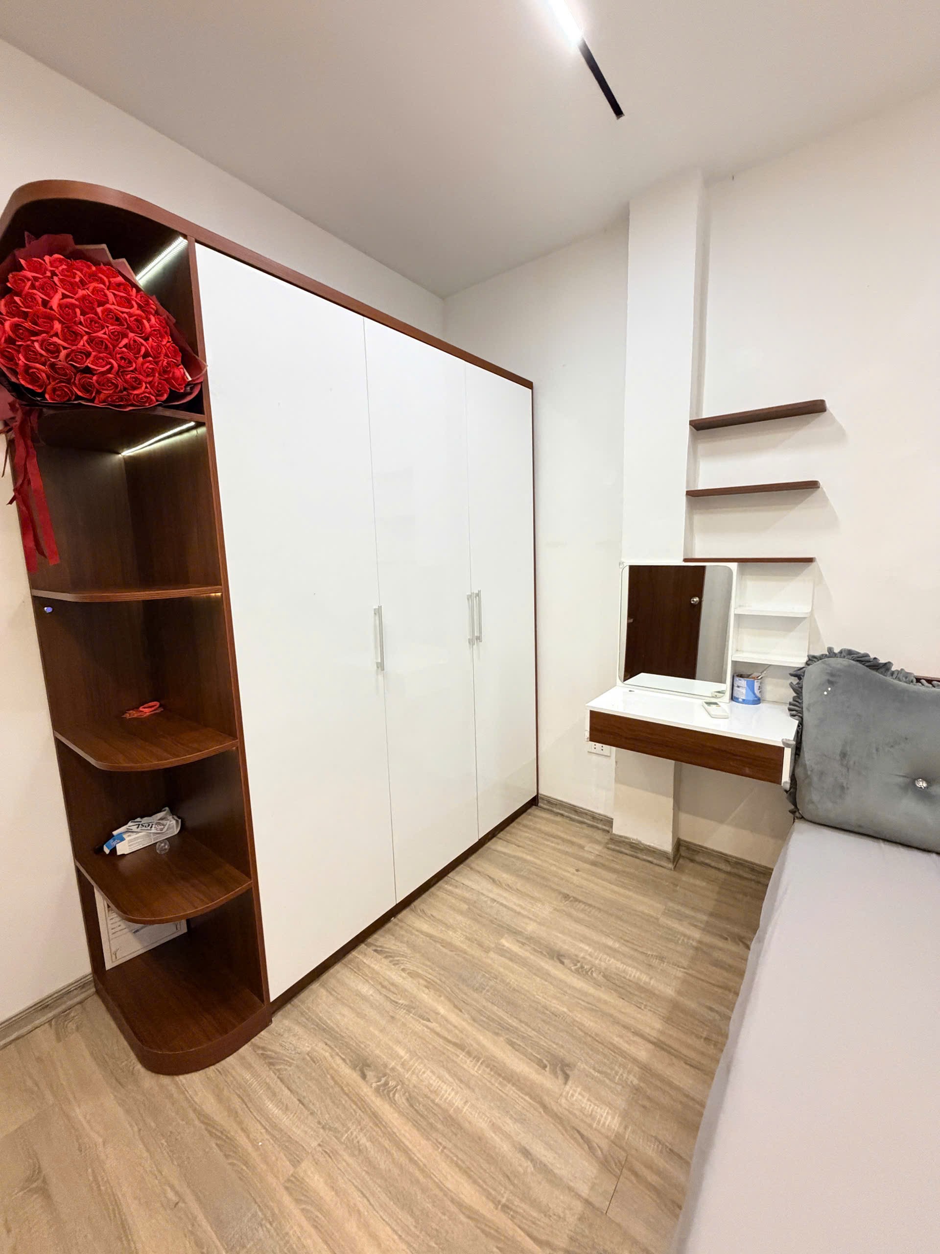 Nhà đẹp, FULL ĐỒ Văn Hương, Tôn Đức Thắng - Đống Đa 26m x 4T giá 10 triệu 2