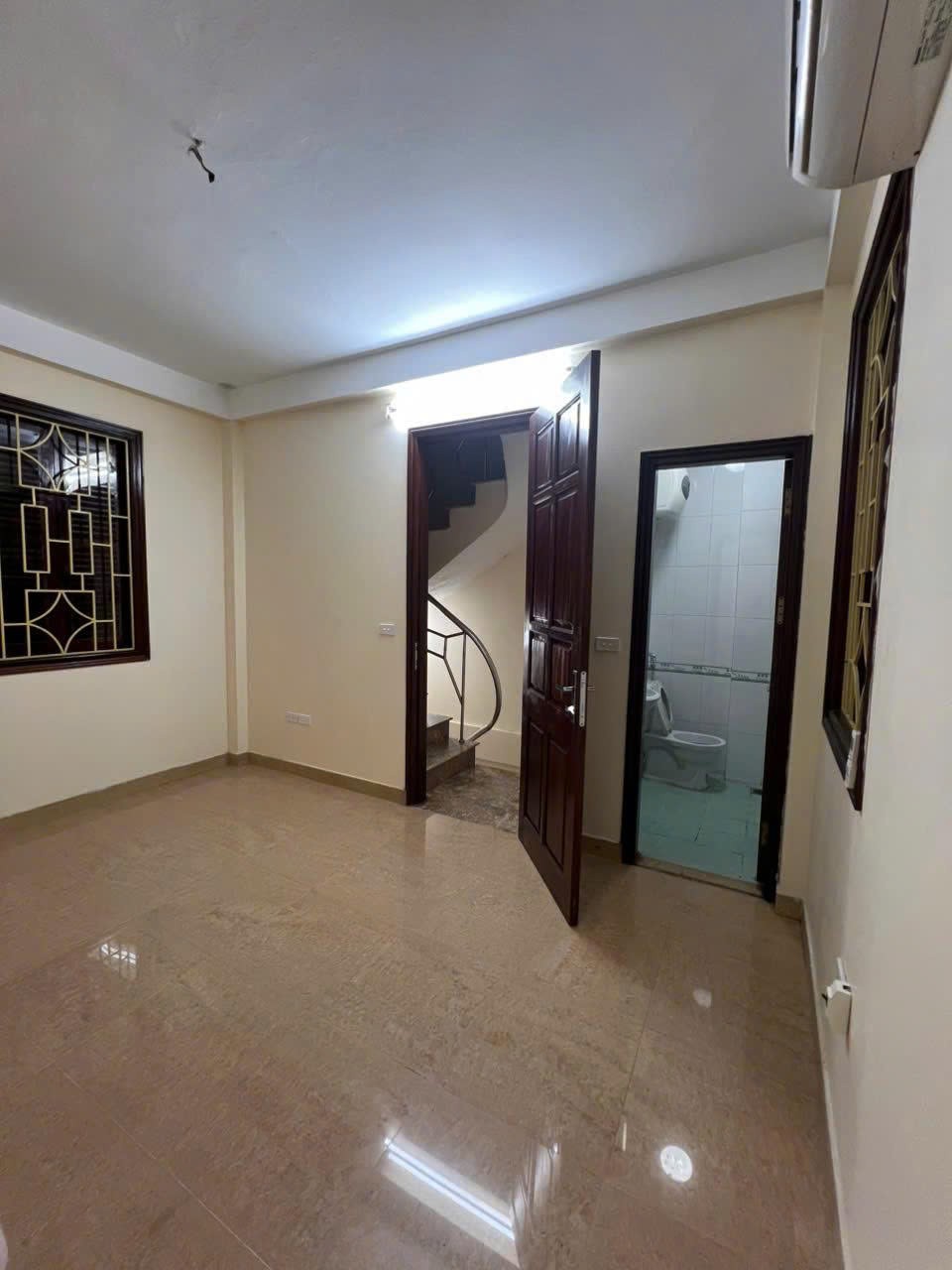 Cho thuê nhà Ngõ 364 Phố Huế, Hai Bà Trưng 25m x 5T giá 12 triệu NHÀ SẠCH ĐẸP 3