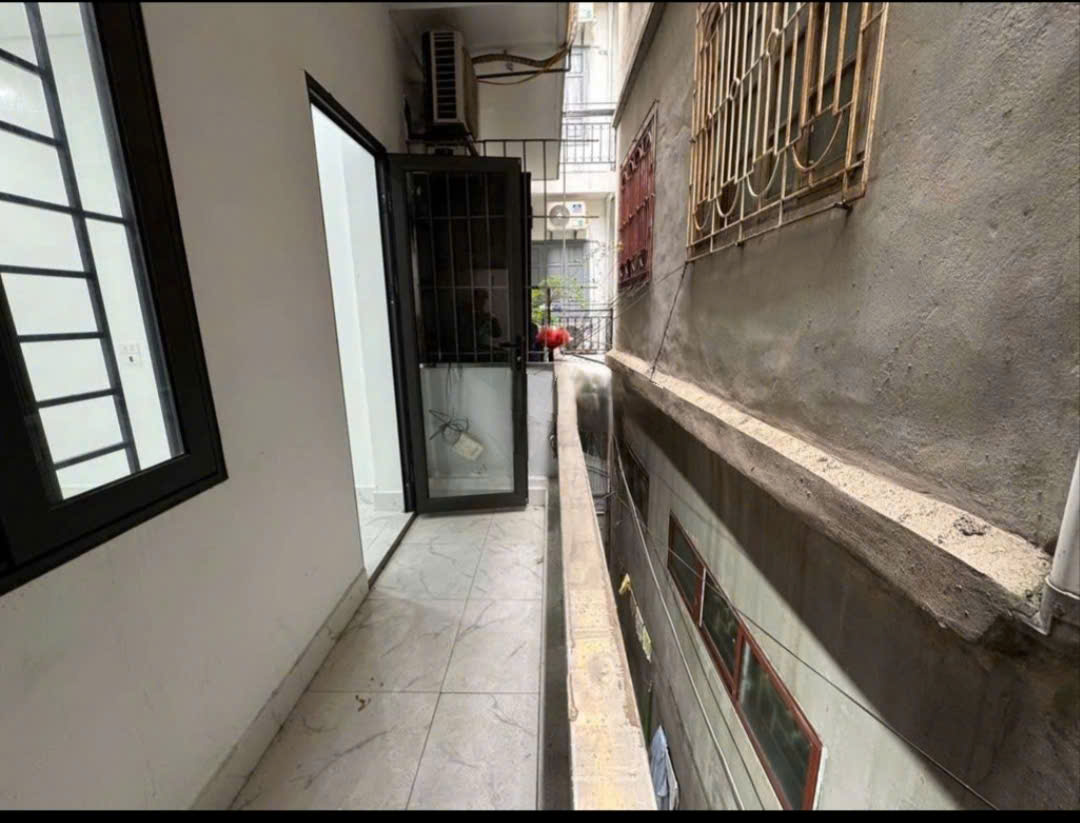 Cho thuê nhà riêng Trần Khát Chân, Hai Bà Trưng 30m x 5T giá 11.5 triệu Ở NHÓM 5