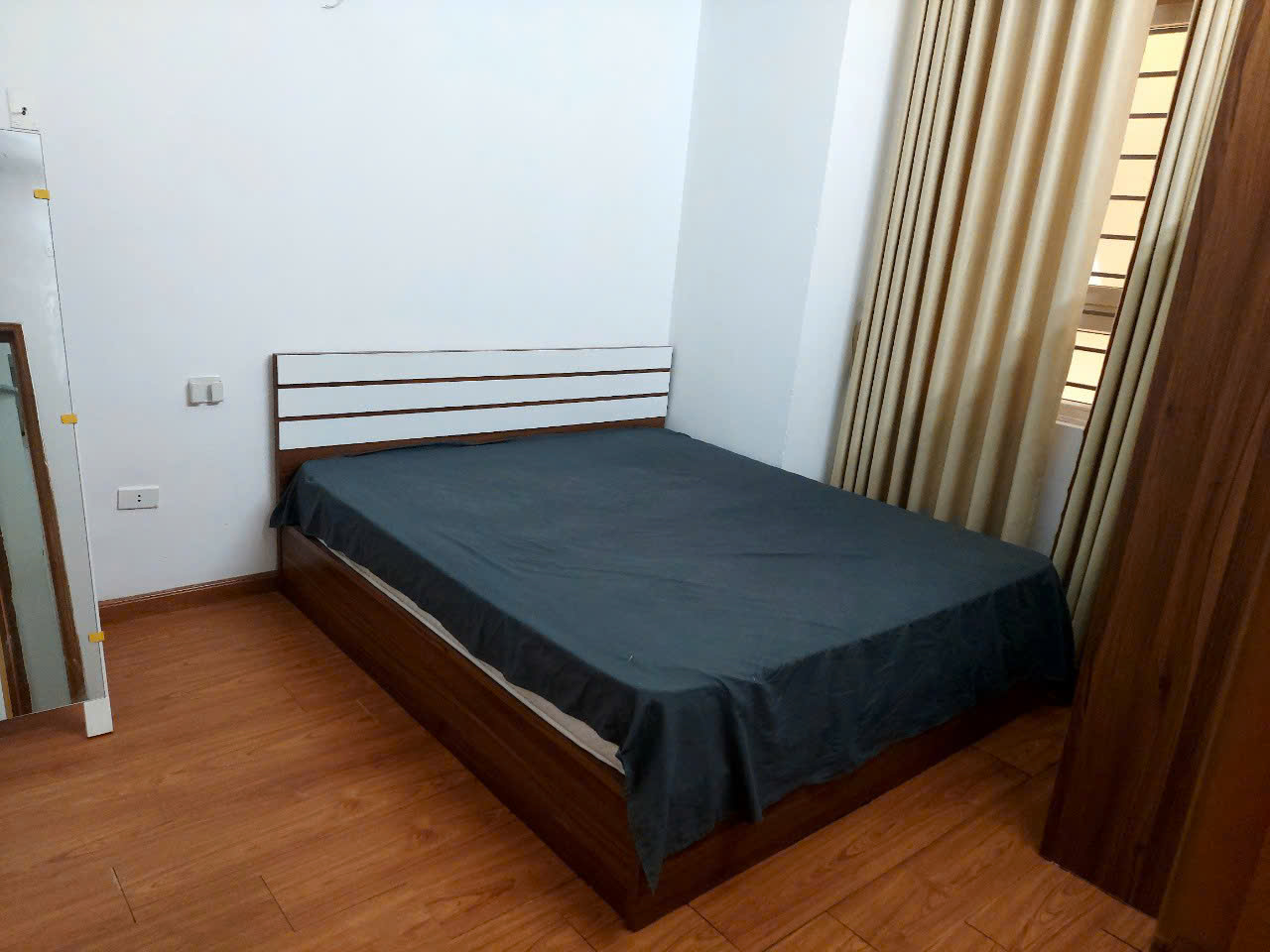 Cho thuê căn hộ chung cư 137 Nguyễn Ngọc Vũ, Cầu Giấy 80M FULL ĐỒ giá 13 triệu 5