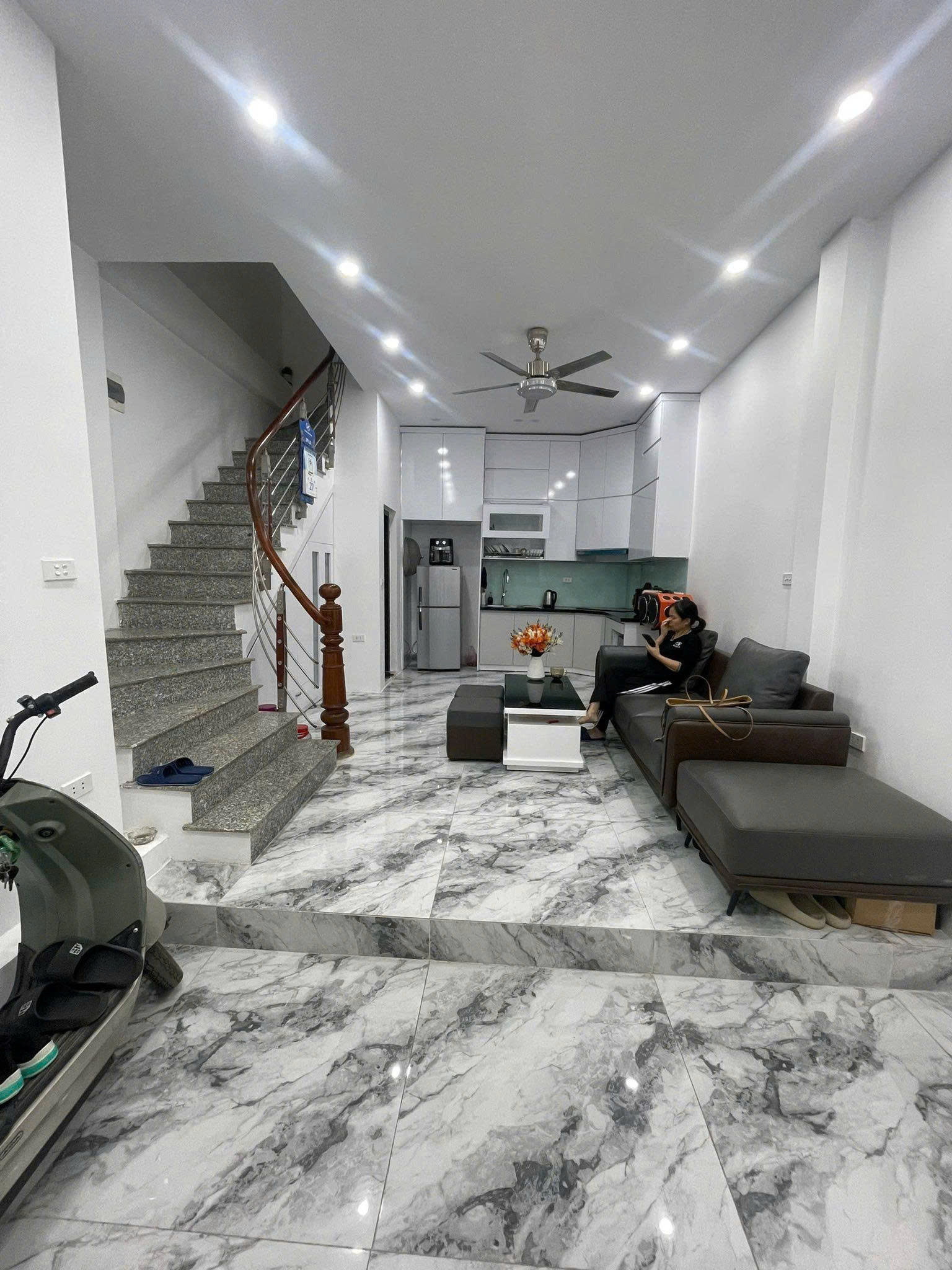 Cho thuê nhà ngõ 624 Minh Khai - Hai Bà Trưng 30mx 4T giá 13tr NHÀ MỚI FULL ĐỒ