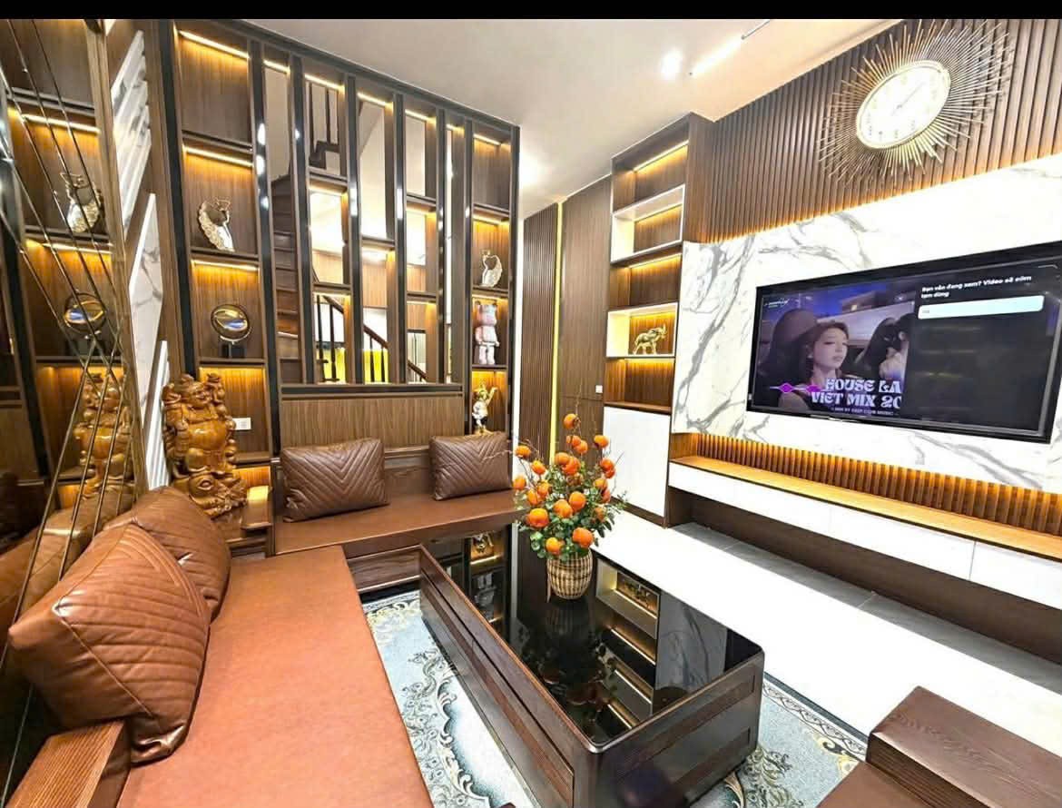 PHỐ TRƯỜNG CHINH , Ở Ngay, gần phố 43m, ,6T, Giá chỉ 9,5 tỷ CHỦ HẠ GIÁ 500 TRIỆU  – cơ hội cực