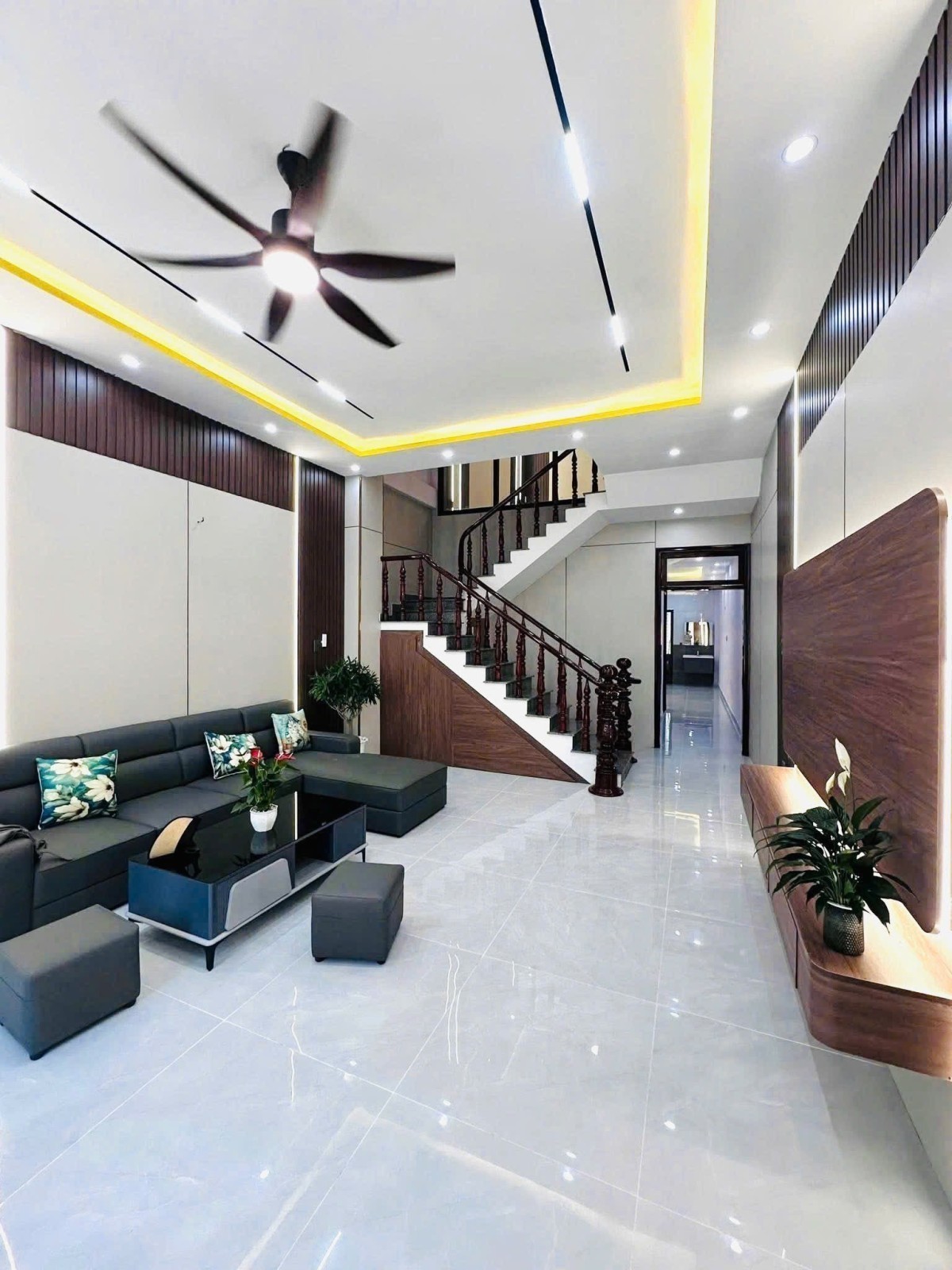 NHÀ 3 TẦNG HÒA XUÂN – Ở SƯỚNG, KINH DOANH ĐỈNH – GIÁ CHỈ 8,8 TỶ!