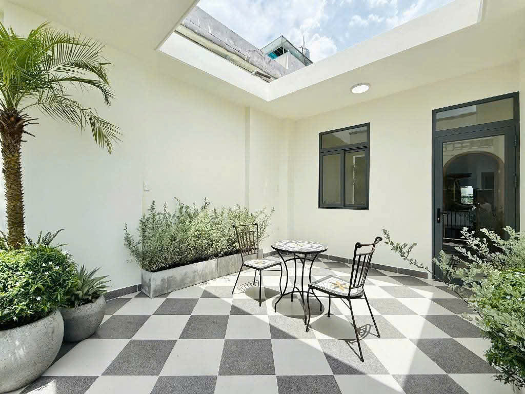 MẶT PHỐ HOÀNG CẦU 76M – MT 10M – CHỈ 16.5 TỶ – VỊ TRÍ VÀNG KINH DOANH ĐỈNH – VIEW HỒ CỰC HIẾM 4