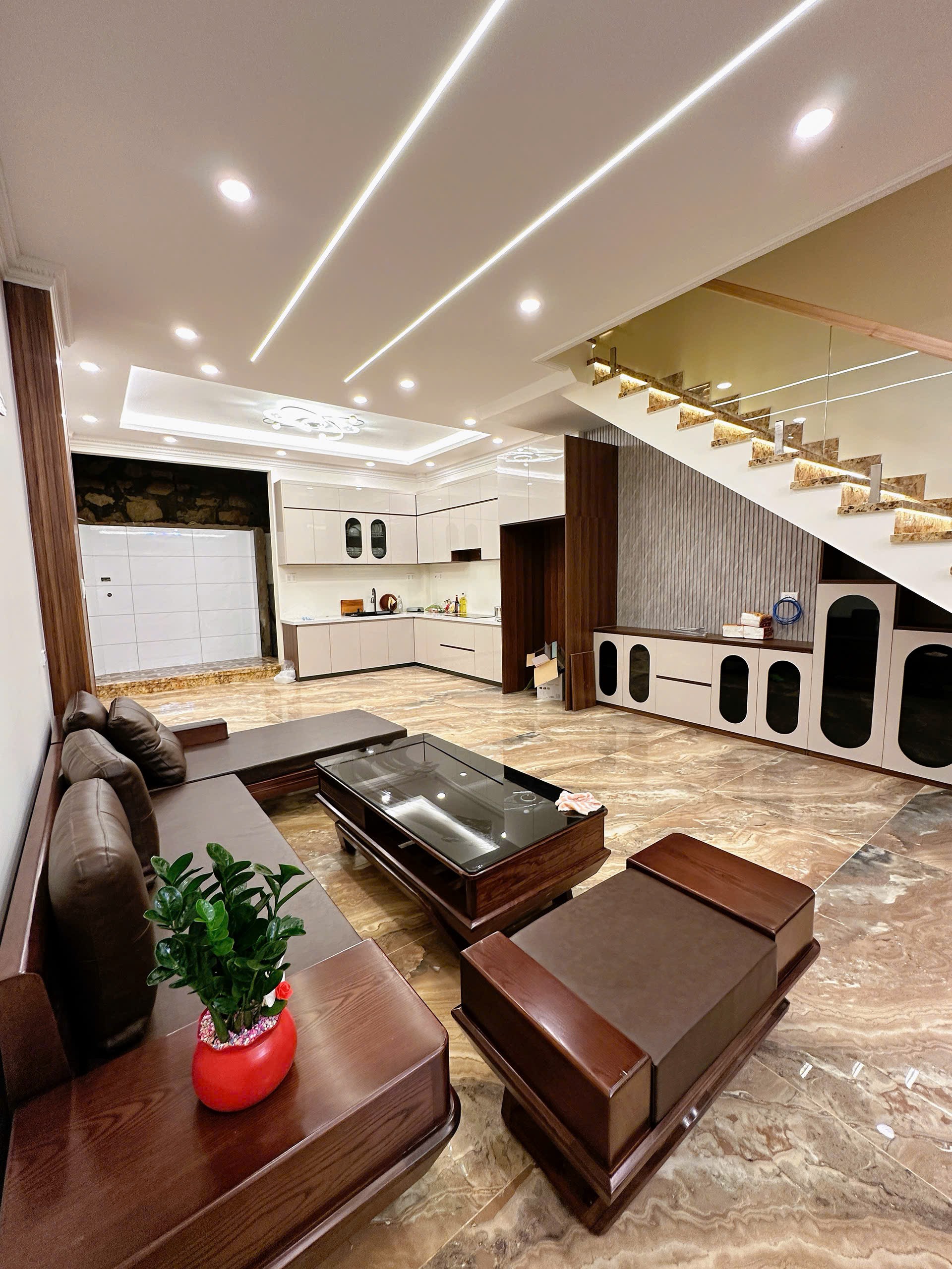 Cần Bán Gấp Nhà Đẹp Khu Dân Cư Số 5, An Sơn, Đà Lạt Giá Bán 9.3 Tỷ