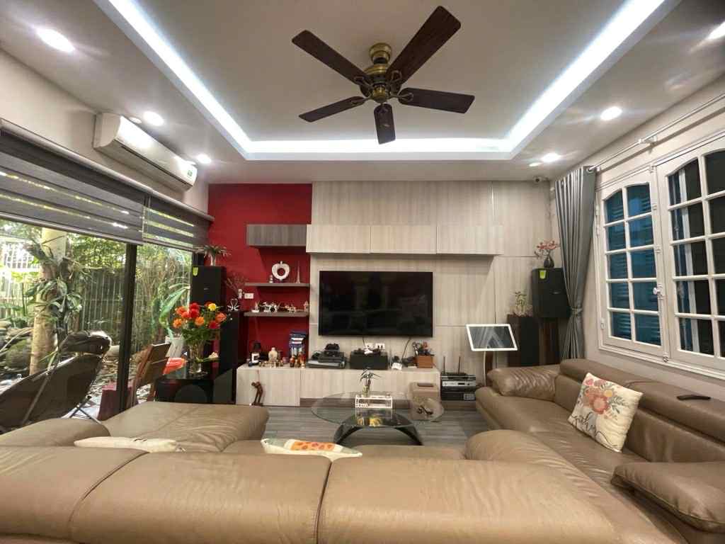 biệt thự sân vườn Ngọc Thụy, 430m x 4 tầng, mặt tiền 11m, ôtô tránh, full thổ cư 4