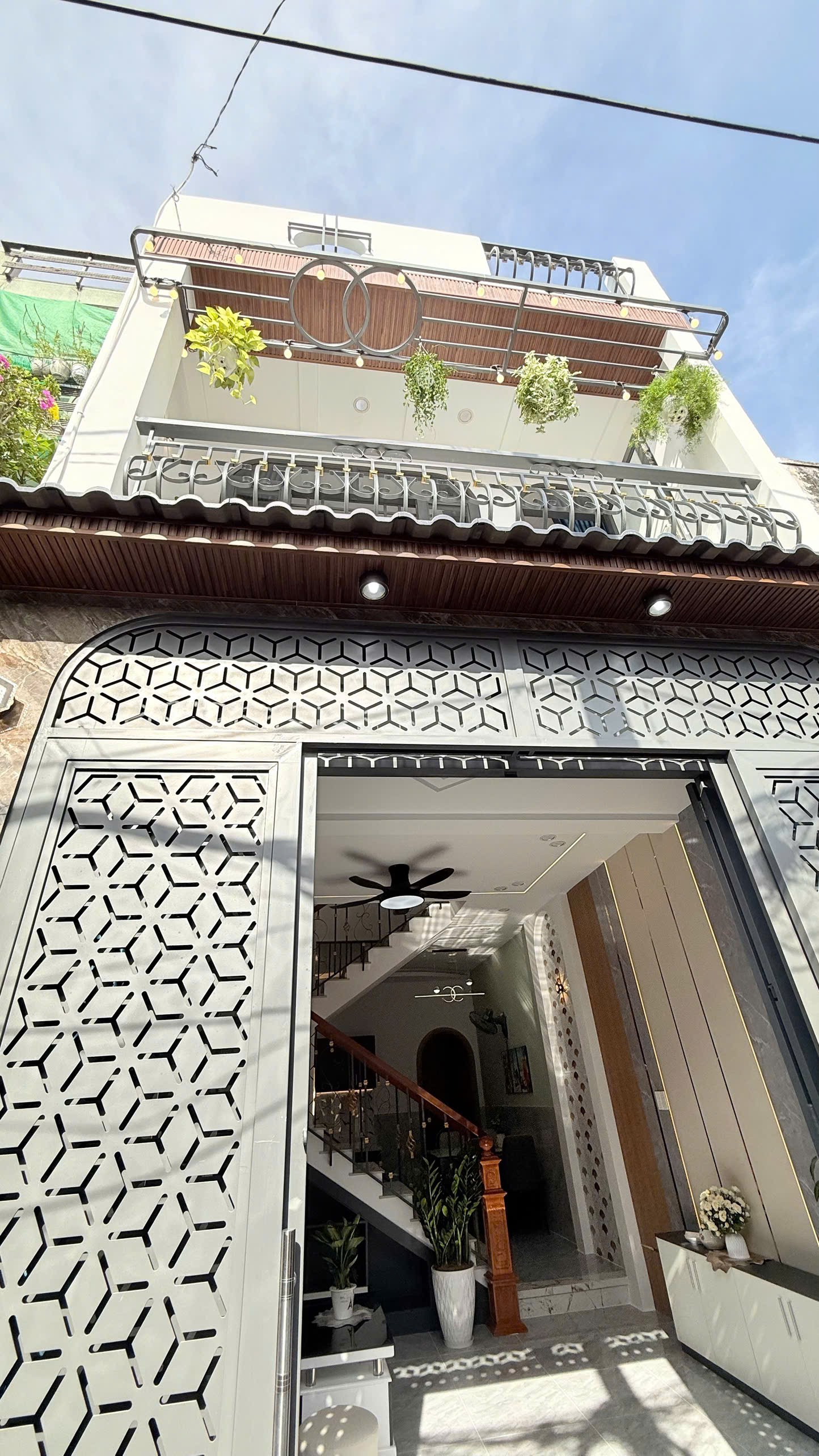 Đón Tết an cư – 50M² – 2 Tầng/3PN Ô TÔ Tận cửa– Nhỉnh 5 Tỷ TL! Có PN Trệt !