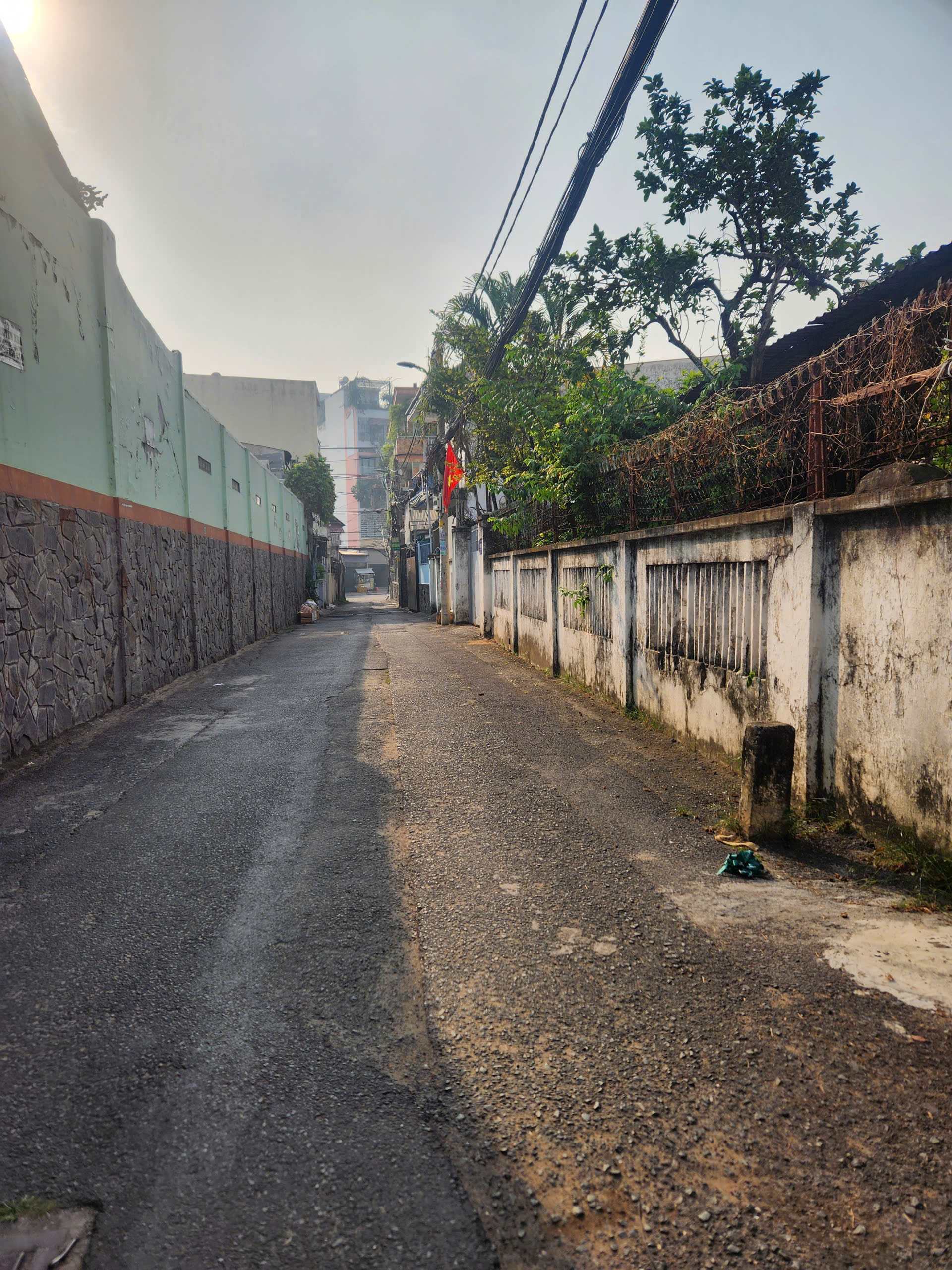 Bán nhà ngã tư thủ đức mới vào ở luôn gần 75m2 chỉ 4 tỷ nhỉnh