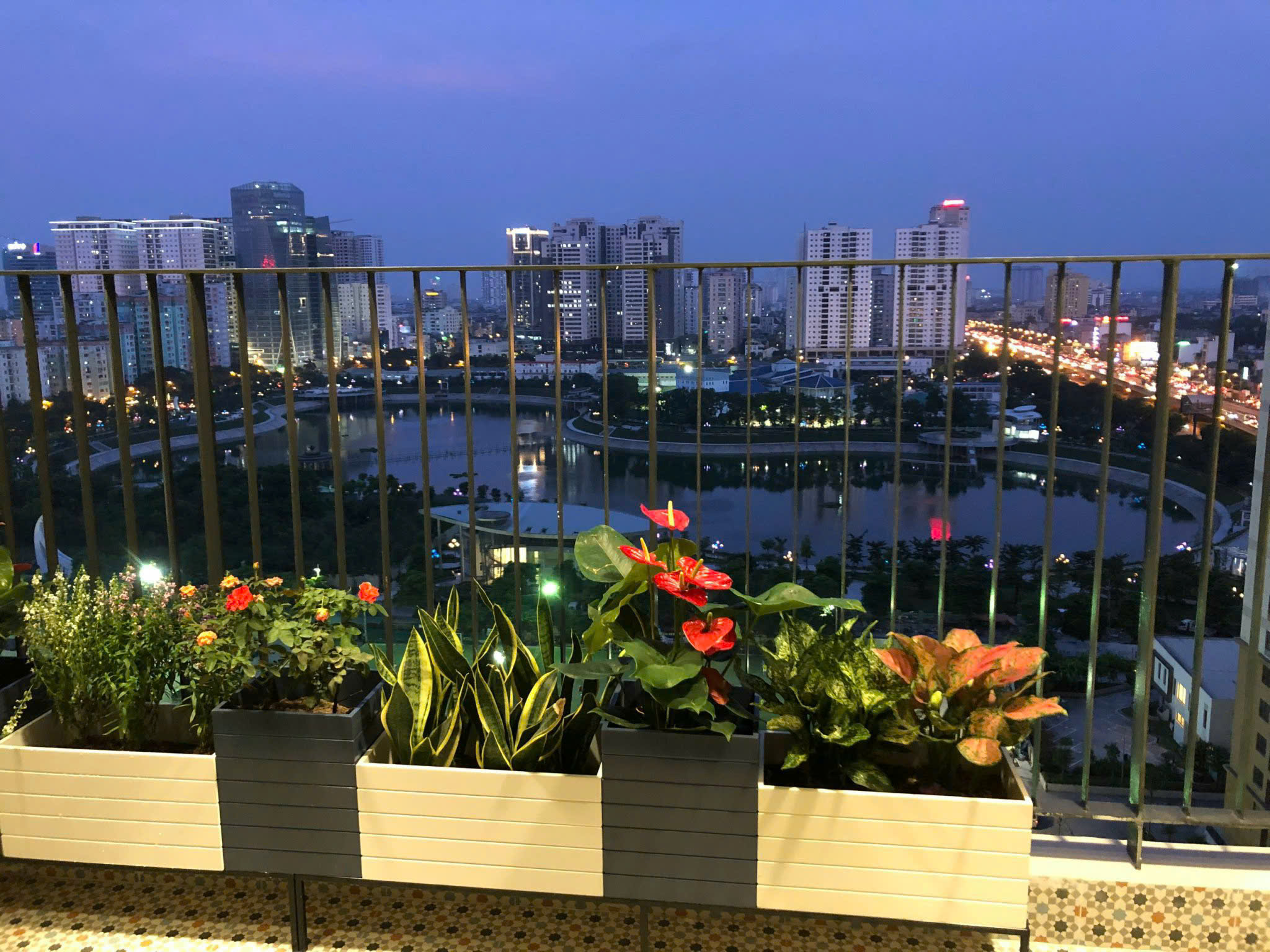 Bán căn 3 ngủ tại Vinhomes D'Capitale, trục VIEW HỒ đẹp nhất dự án