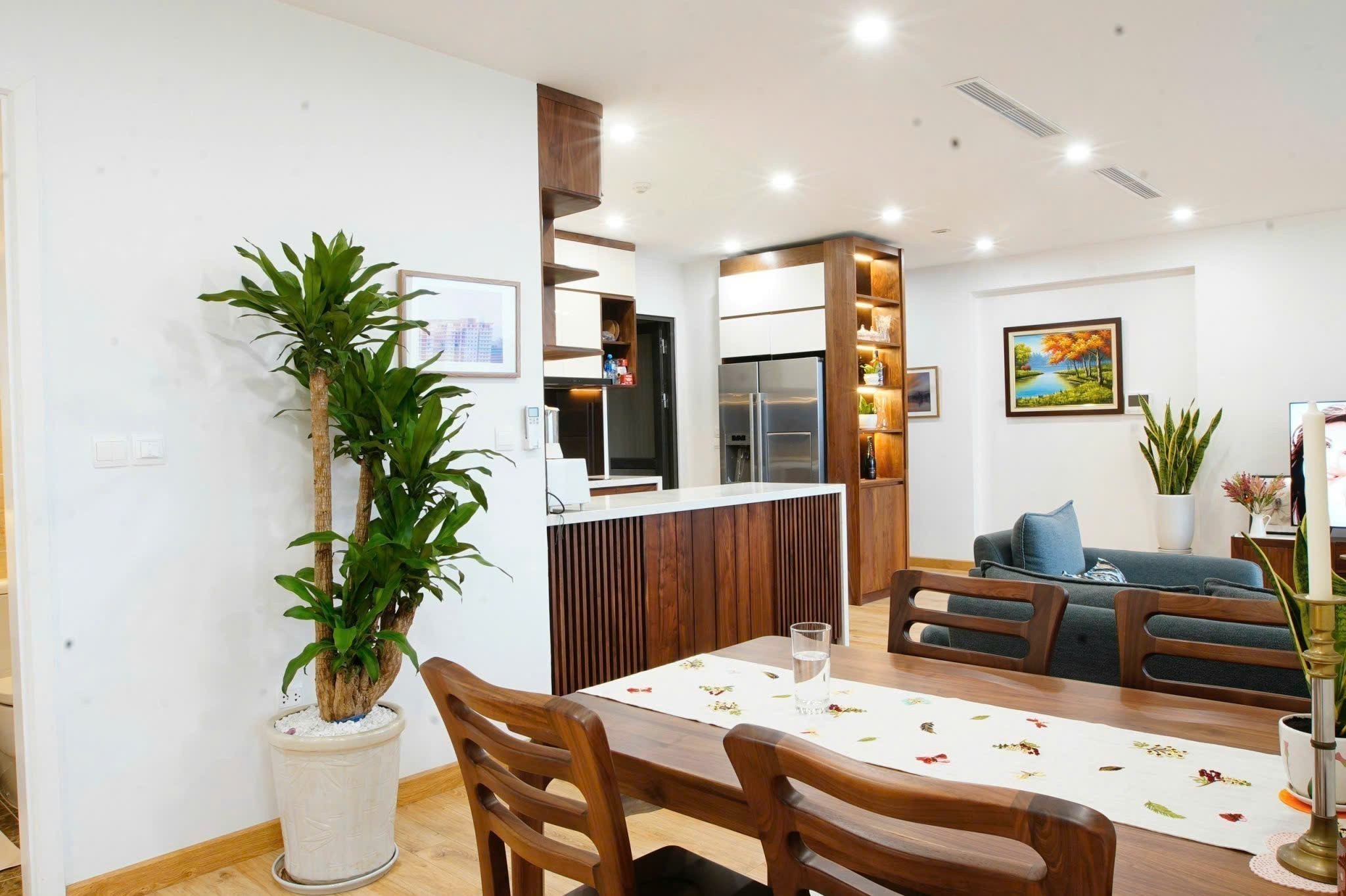 Bán căn 3 ngủ tại Vinhomes D'Capitale, trục VIEW HỒ đẹp nhất dự án 3