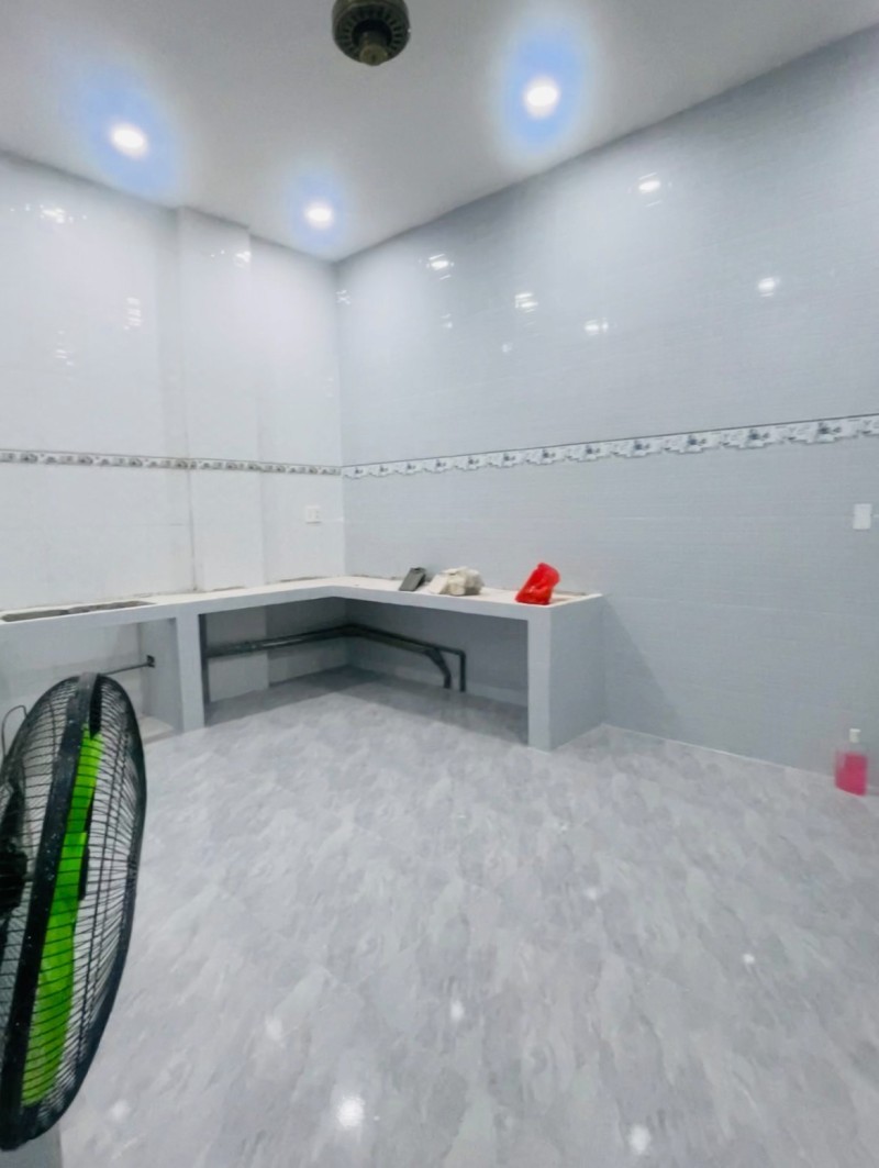 Bán nhà trong ngõ đường số 11, Trường Thọ, Thủ Đức, TP HCM - Dt 102m2, cấp 4. Giá 7,15 tỷ - Sổ 3