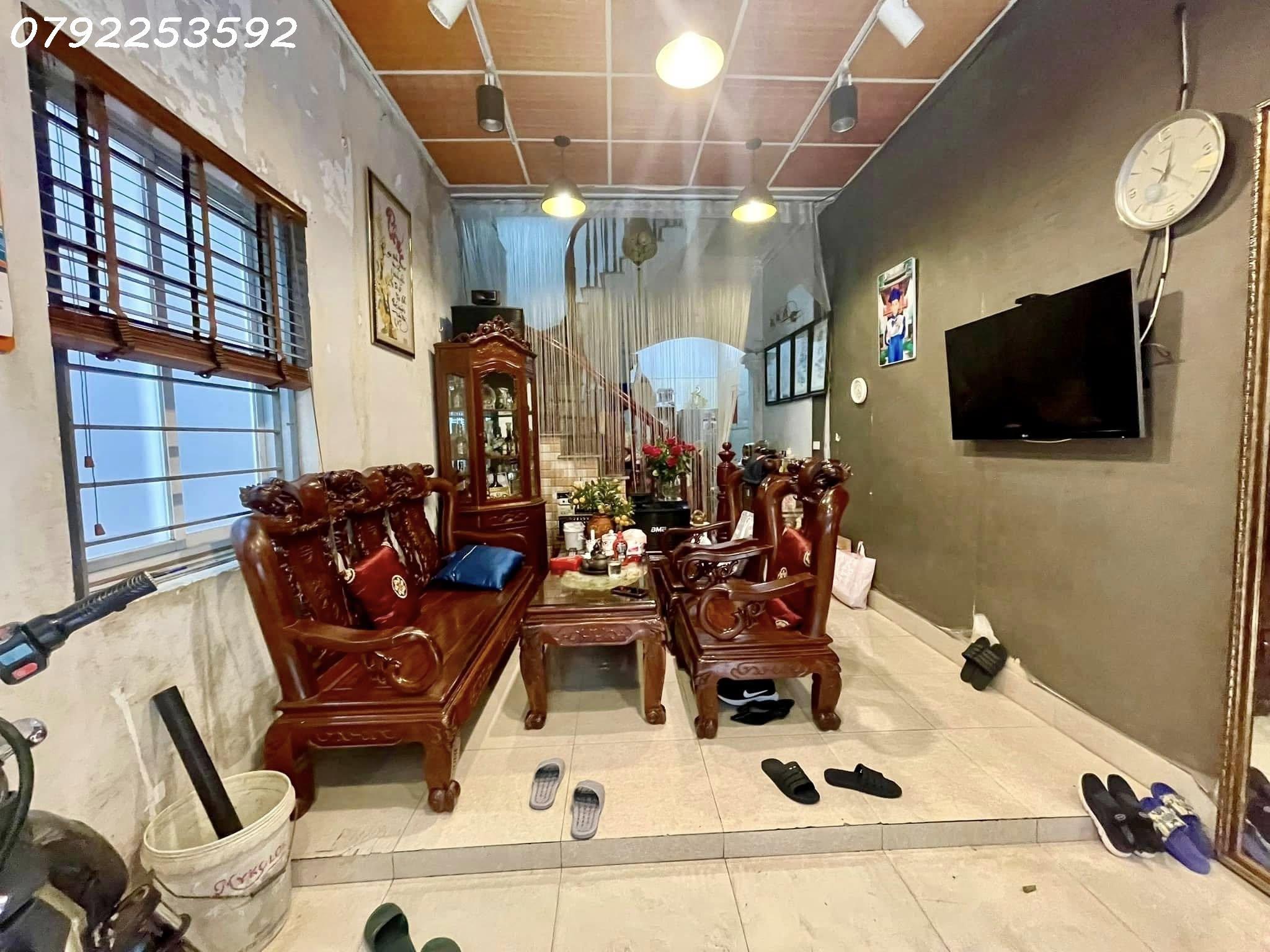 Bán Nhà Bùi Xương Trạch. Thanh Xuân. Diện tích 35m2 x4tầng. Mặt tiền 3.5m2. Giá Bán. 5 tỷ 3