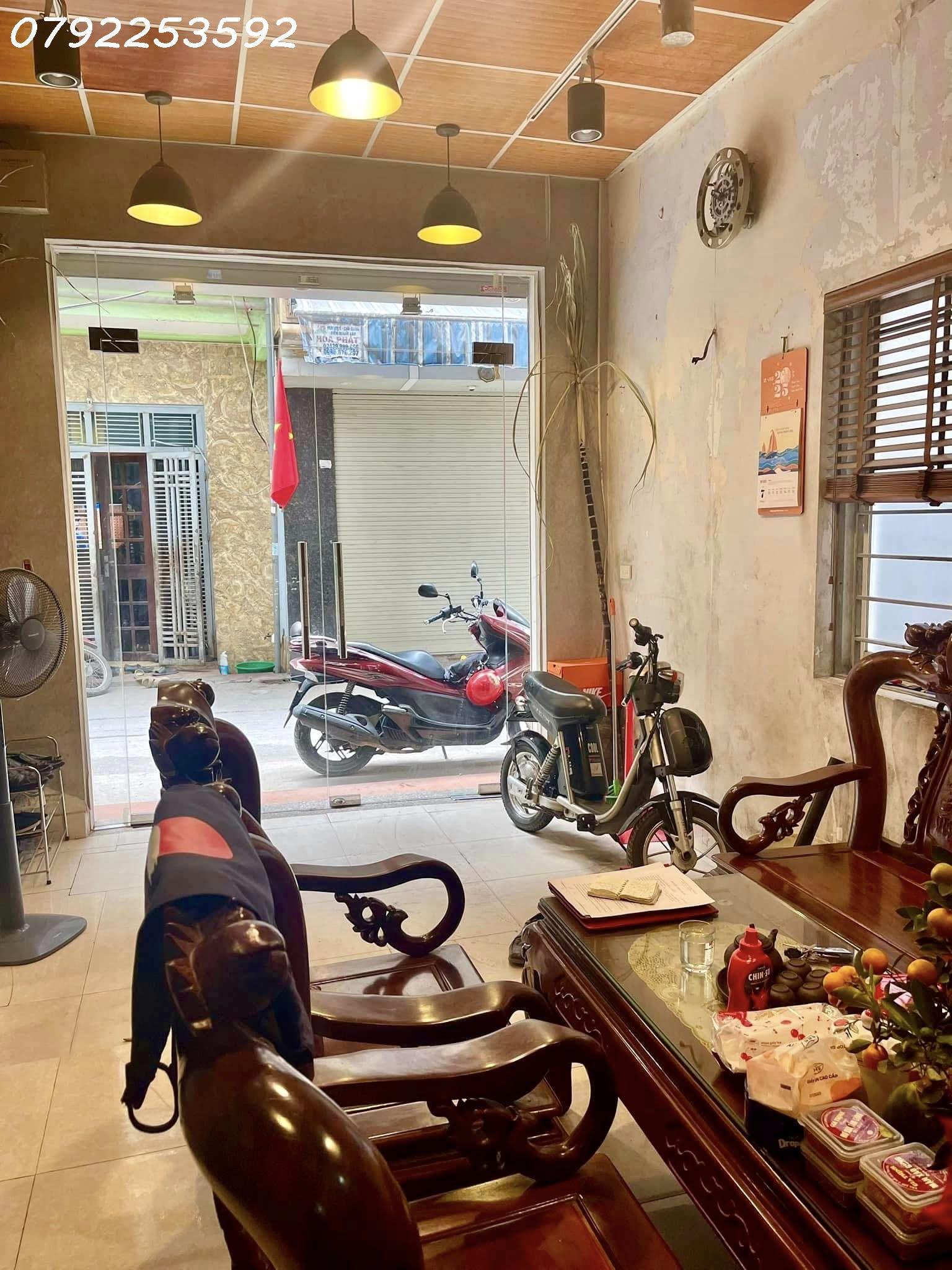 Bán Nhà Bùi Xương Trạch. Thanh Xuân. Diện tích 35m2 x4tầng. Mặt tiền 3.5m2. Giá Bán. 5 tỷ 4