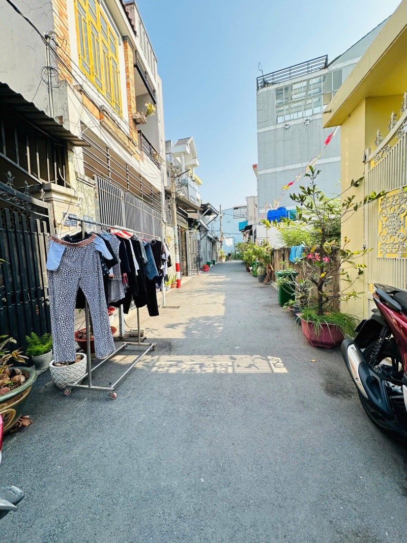 Bán nhà đường số 9, Phường Linh Tây, Thủ Đức, TP HCM. DT 76m2, cấp 4,  sổ hồng,  Giá 4.1 tỷ 5