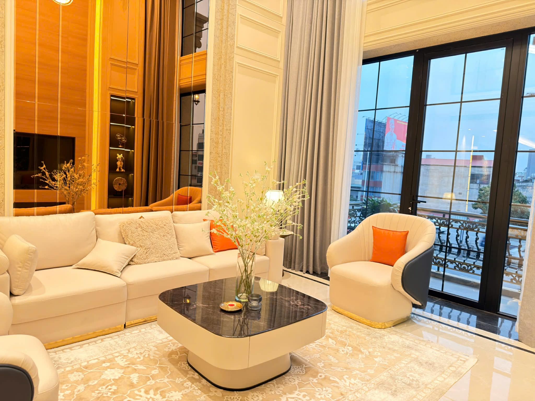 Siêu phẩm mặt phố Long Biên, 7 thang máy, kinh doanh, gần cầu Trần Hưng Đạo 3