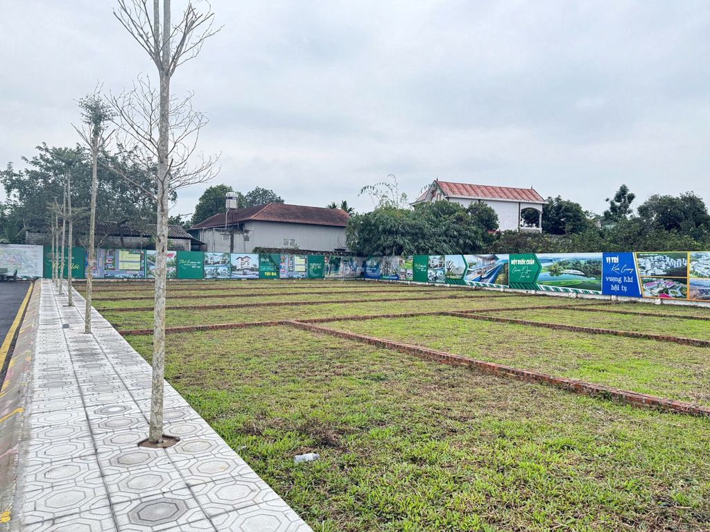 Cần bán Đất QuốBán mảnh đất thổ cư Hoà Lạc, nằm nc Oai, Hà Nội, Diện tích 125m².