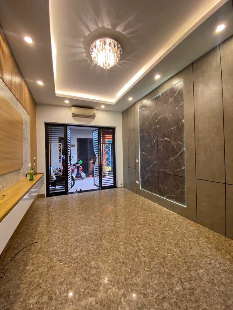 HÀNG HIẾM NGỌC THỤY – Ô TÔ ĐỖ CỬA – NHÀ MỚI 5 TẦNG – VỀ Ở NGAY – 9.2 TỶ 3