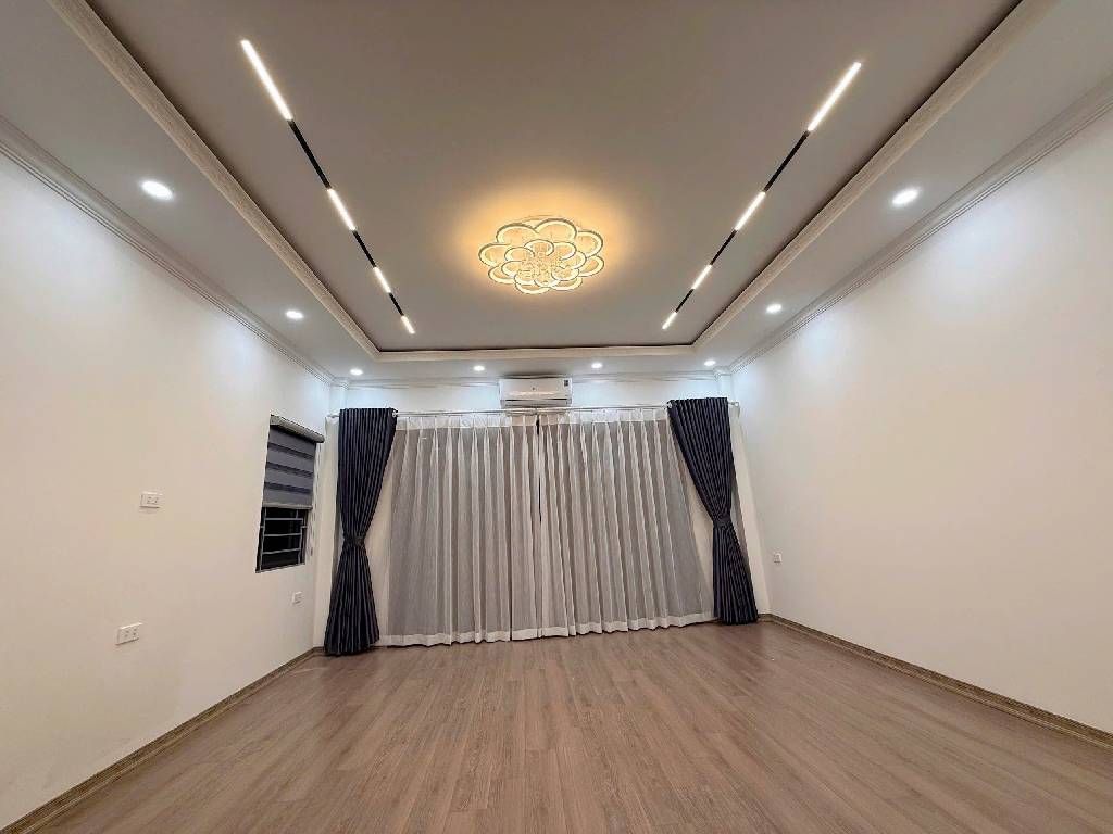 Cần bán Nhà mặt tiền đường Trần Khát Chân, Phường Thanh Nhàn, Diện tích 42m², Giá 13.9 Tỷ 2