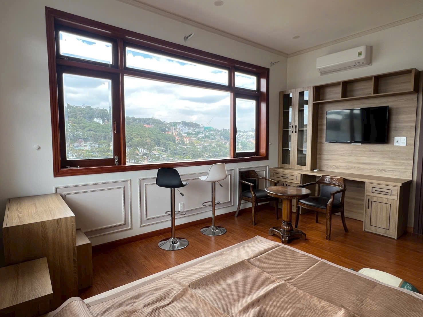 CẦN BÁN BIỆT THỰ ĐẸP TRUNG TÂM – VIEW SIÊU ĐẸP