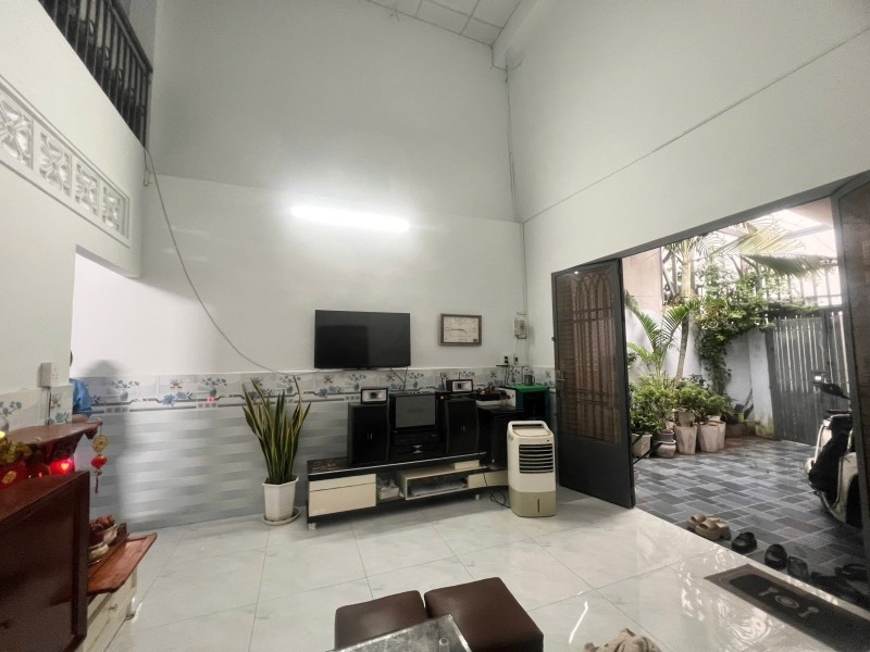 Bán nhà 2 tầng đường Số 16, Hiệp Bình Chánh, Thủ Đức, TP HCM, DT 72m2. Giá 5.9 tỷ, sổ hồng. Liên 2