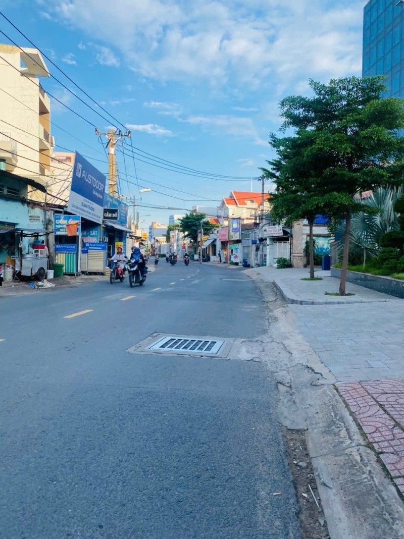 Bán nhà mặt phố đường số 128, Phước Long A,  Q9, Thủ Đức, TP HCM. DT  80m2, 4 tầng, 4PN, SH, 8.39 5